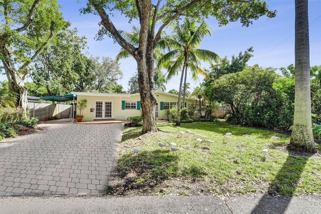 Photo of 1240 SE 12th Way, Fort Lauderdale, FL 33316 (MLS # F10536944)