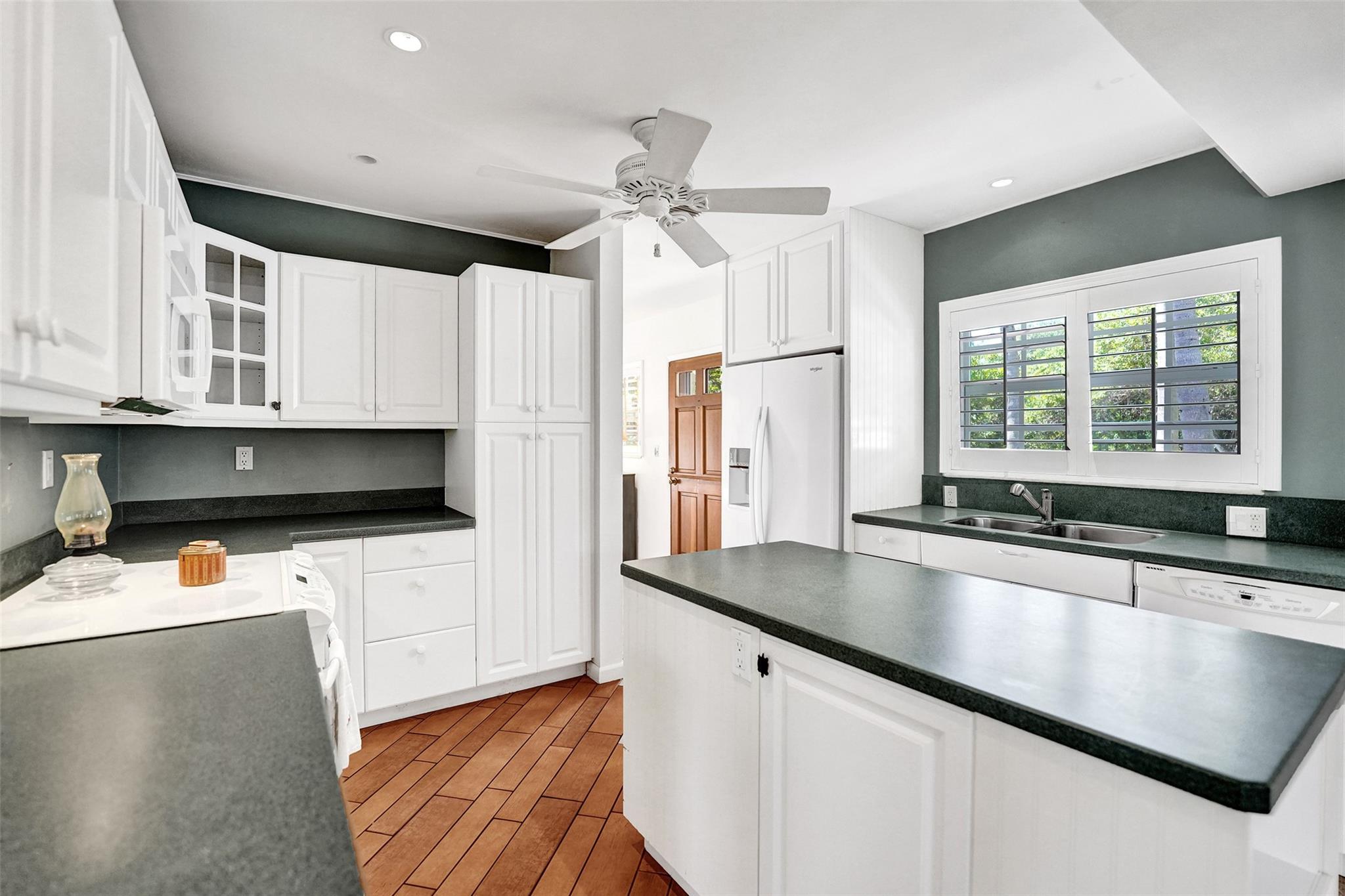 Lauderdale Harbors - Residential