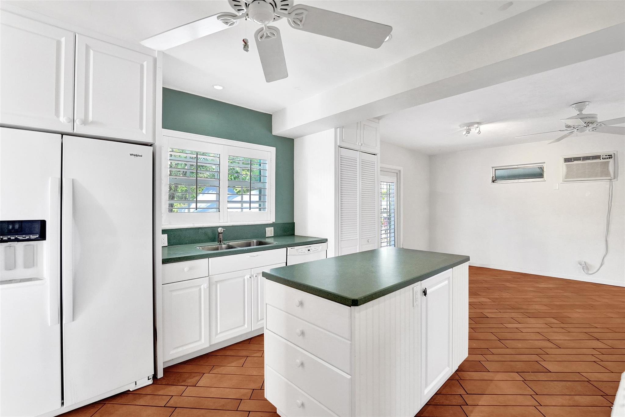 Lauderdale Harbors - Residential