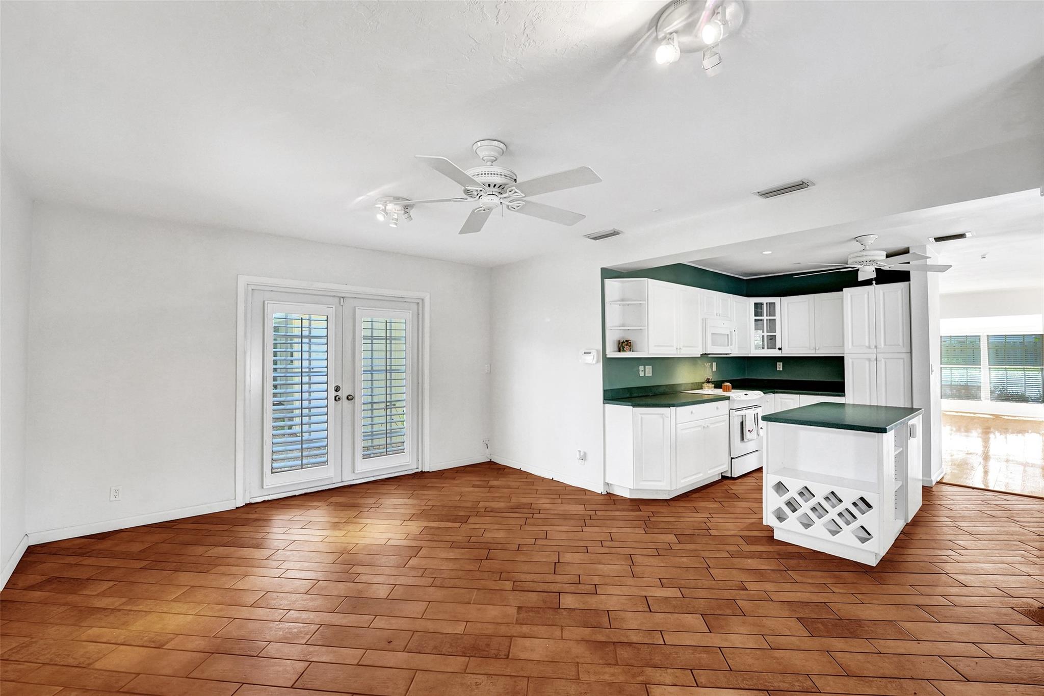 Lauderdale Harbors - Residential