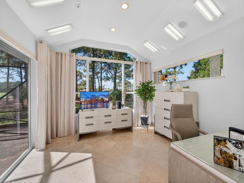 CYPRESS POINT - Residential