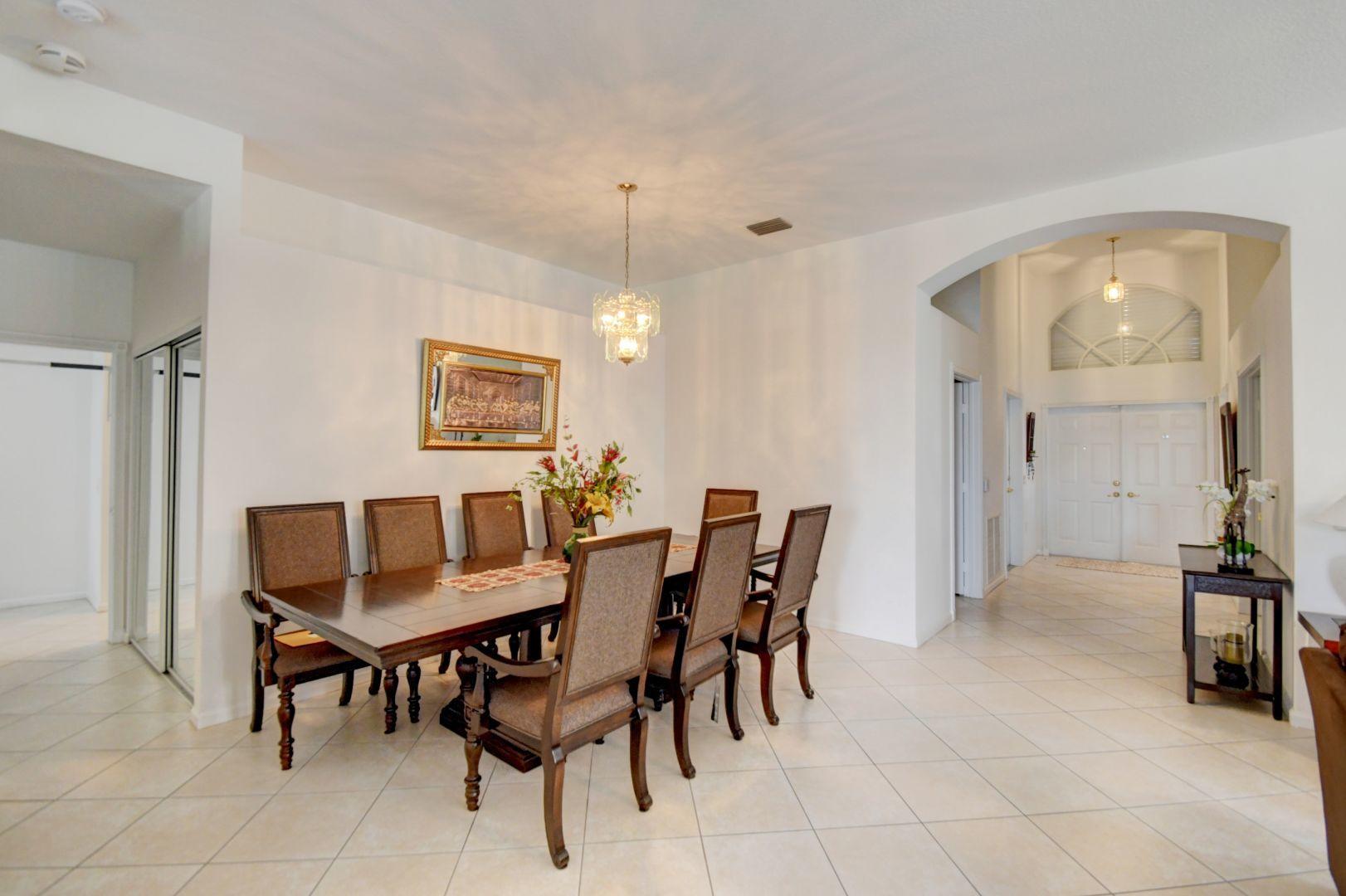 VALENCIA LAKES - Residential