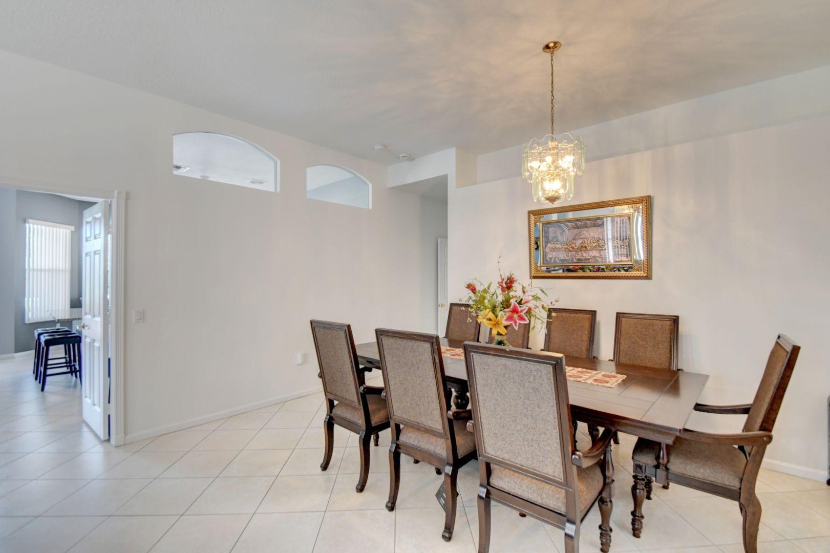 VALENCIA LAKES - Residential