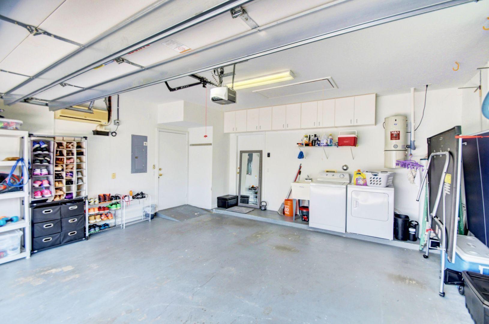 VALENCIA LAKES - Residential