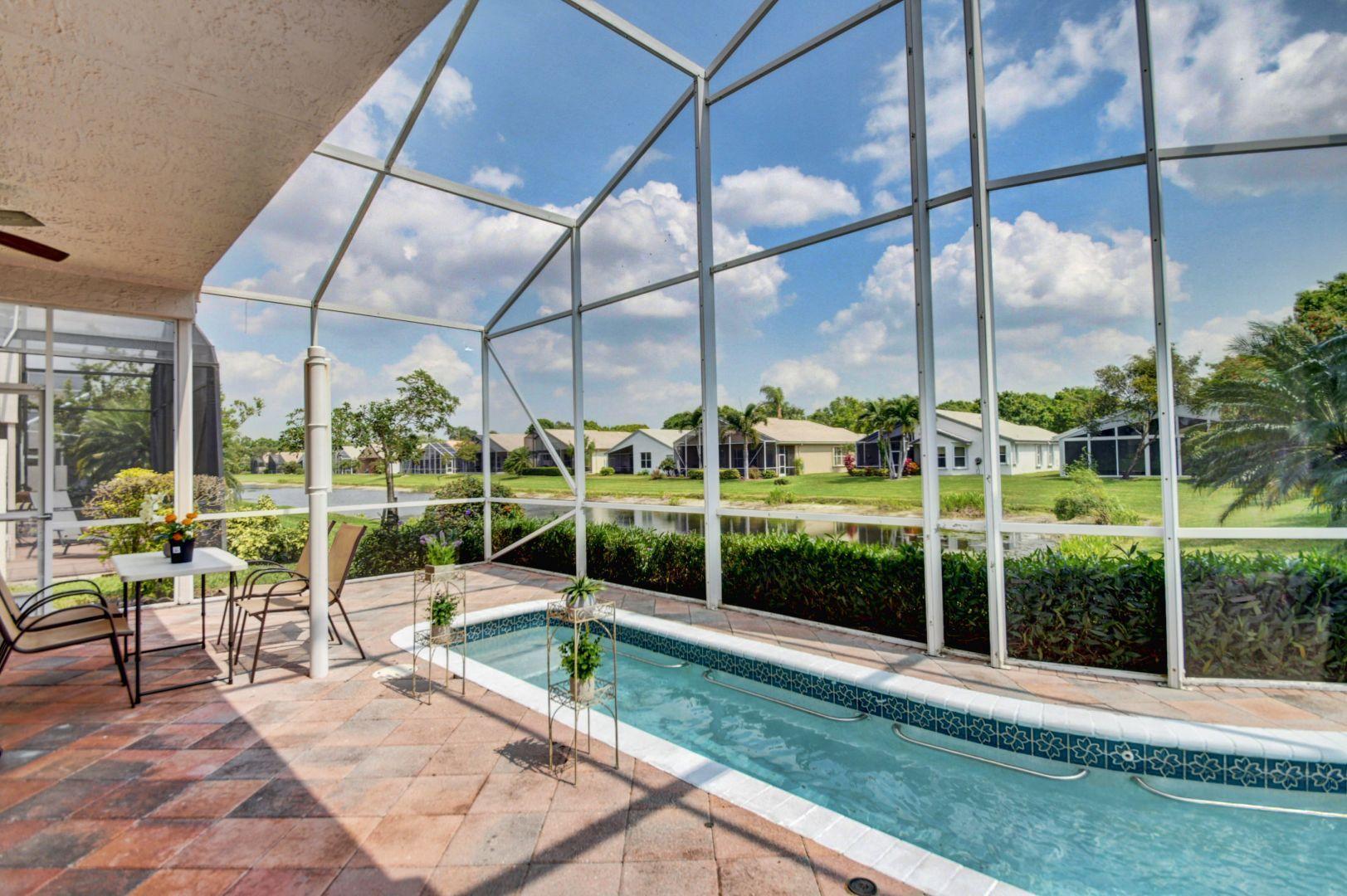 VALENCIA LAKES - Residential