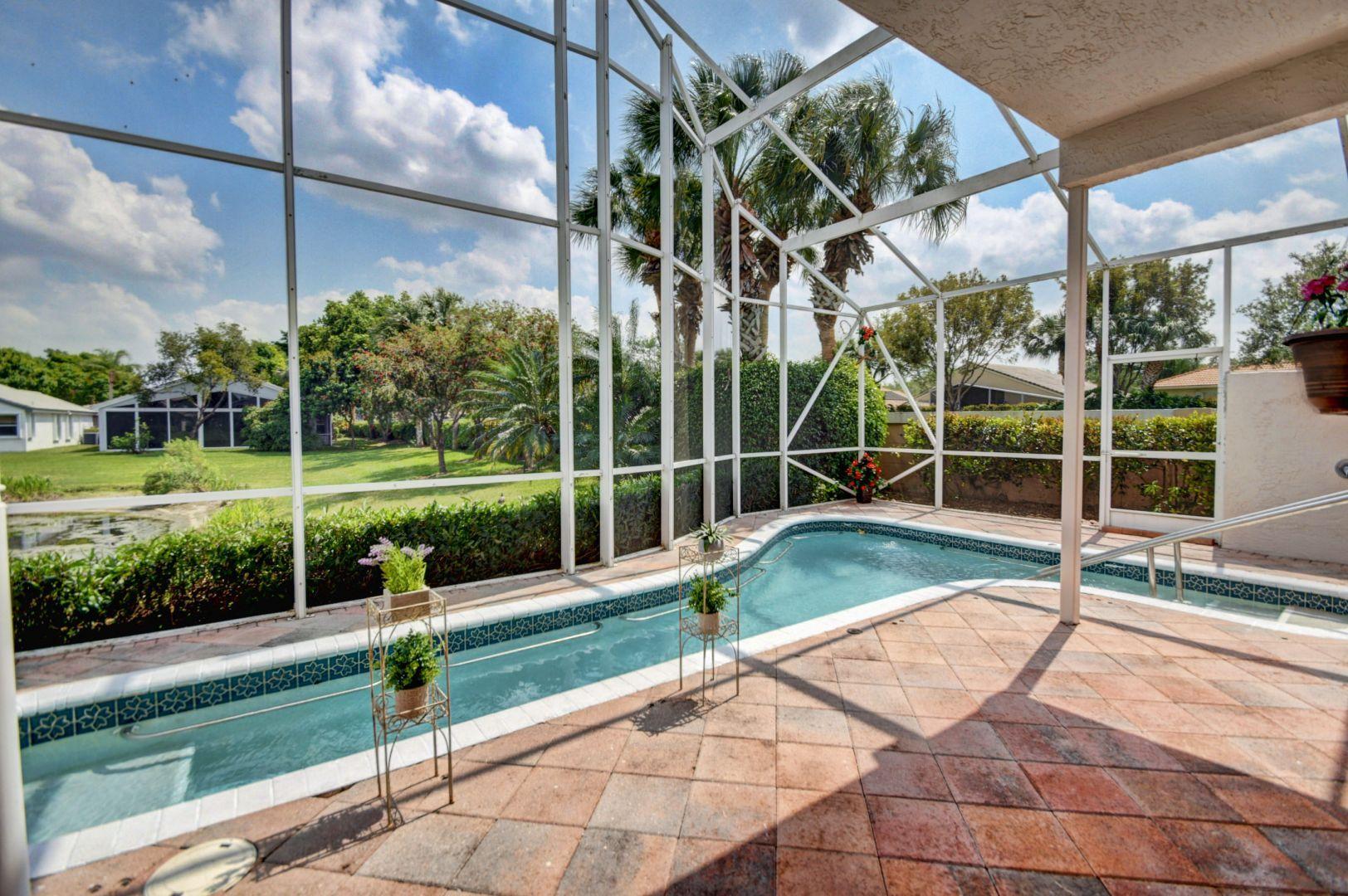 VALENCIA LAKES - Residential