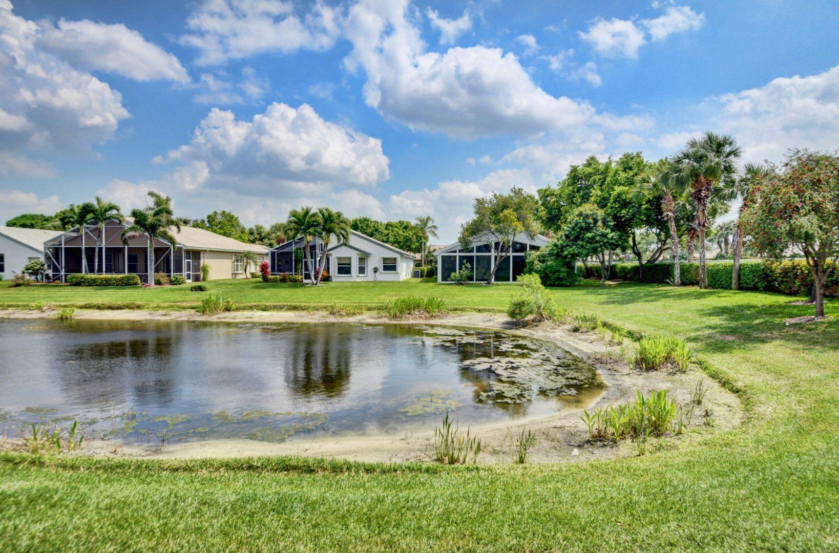 VALENCIA LAKES - Residential