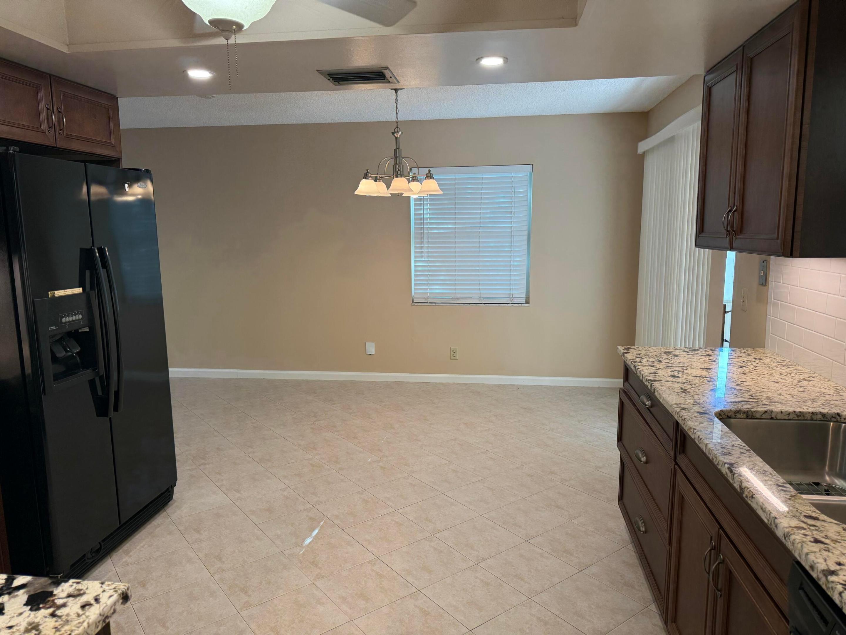HIGHLAND PINES - Residential Lease