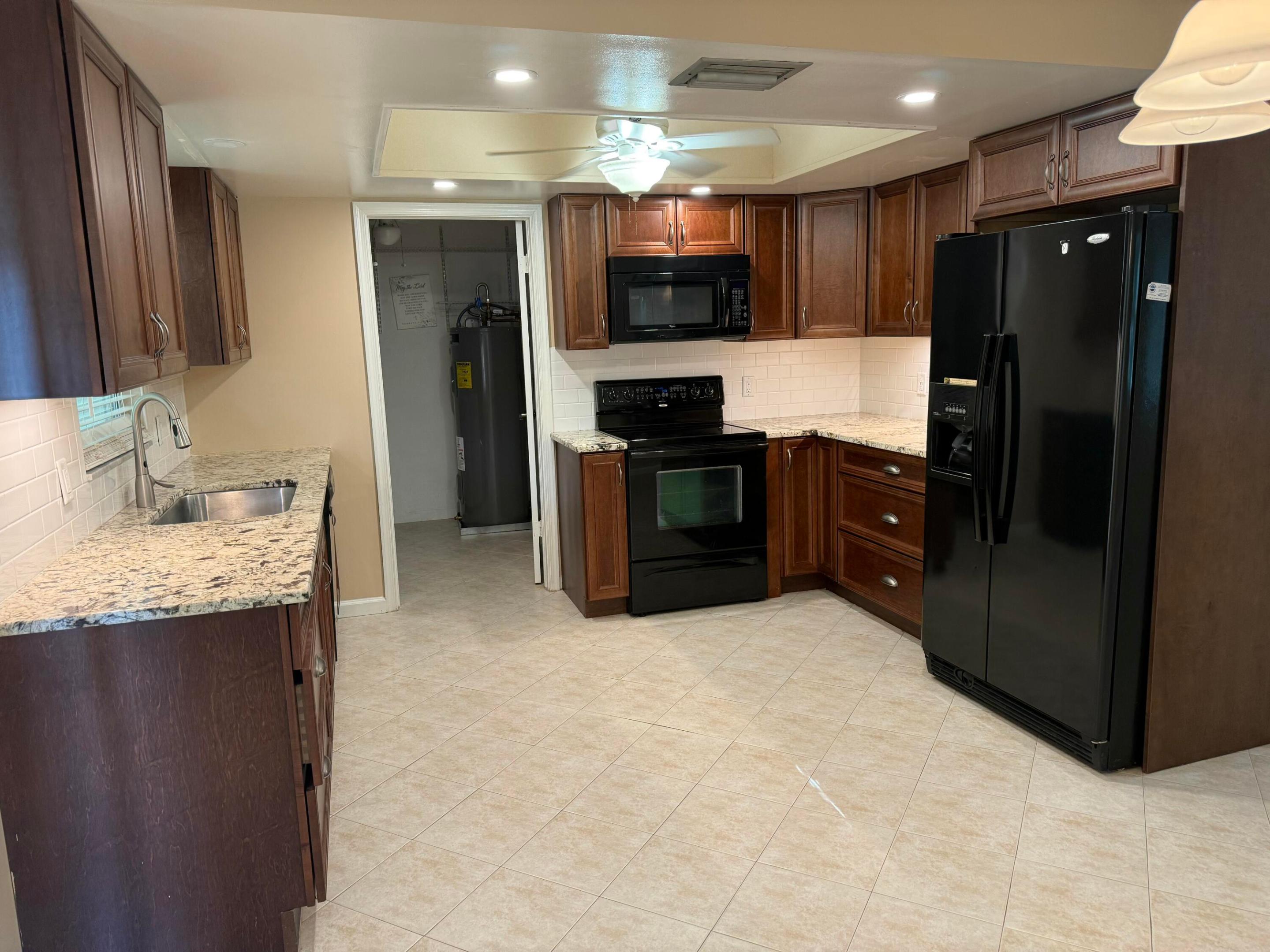 HIGHLAND PINES - Residential Lease