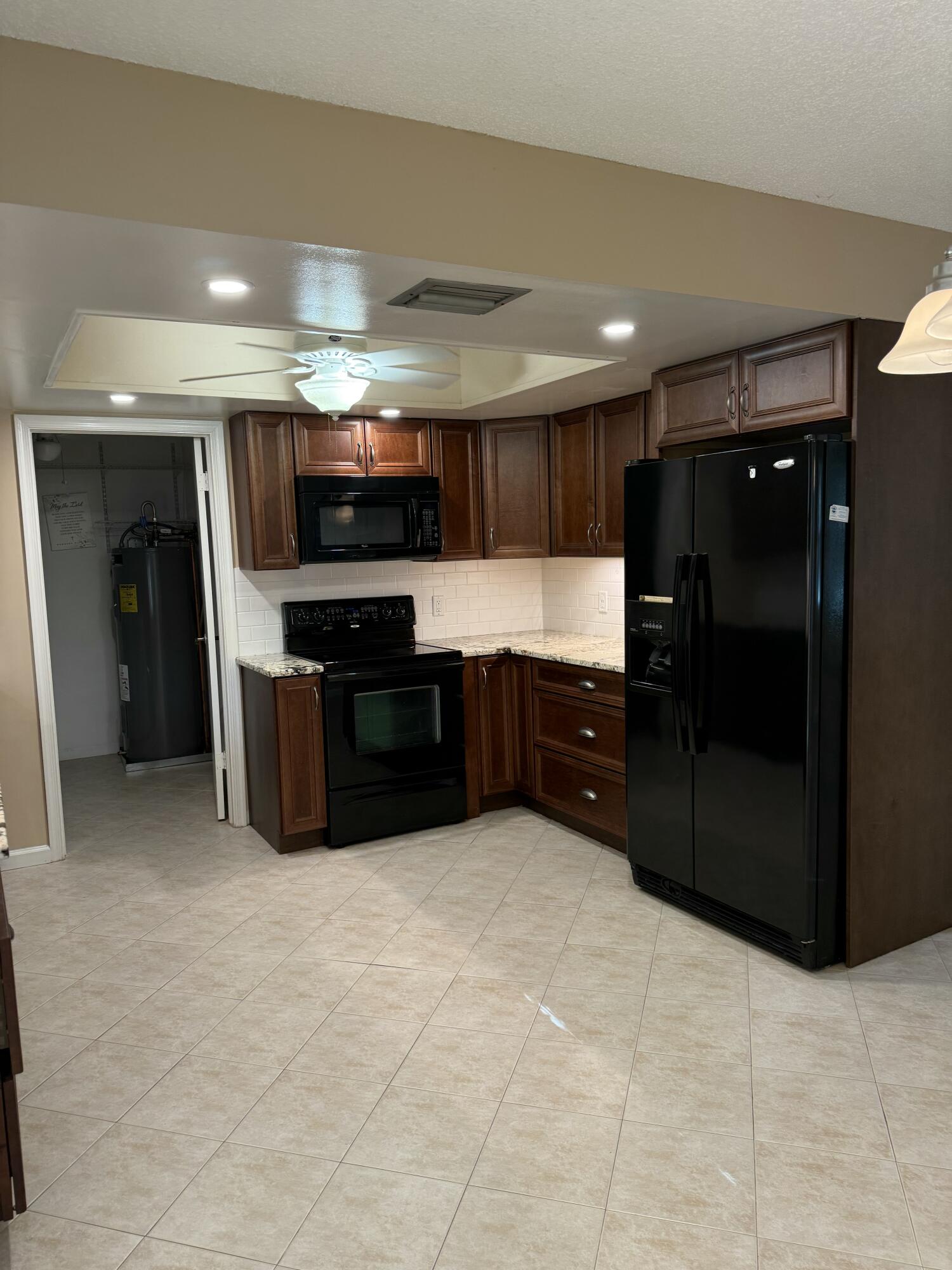 HIGHLAND PINES - Residential Lease