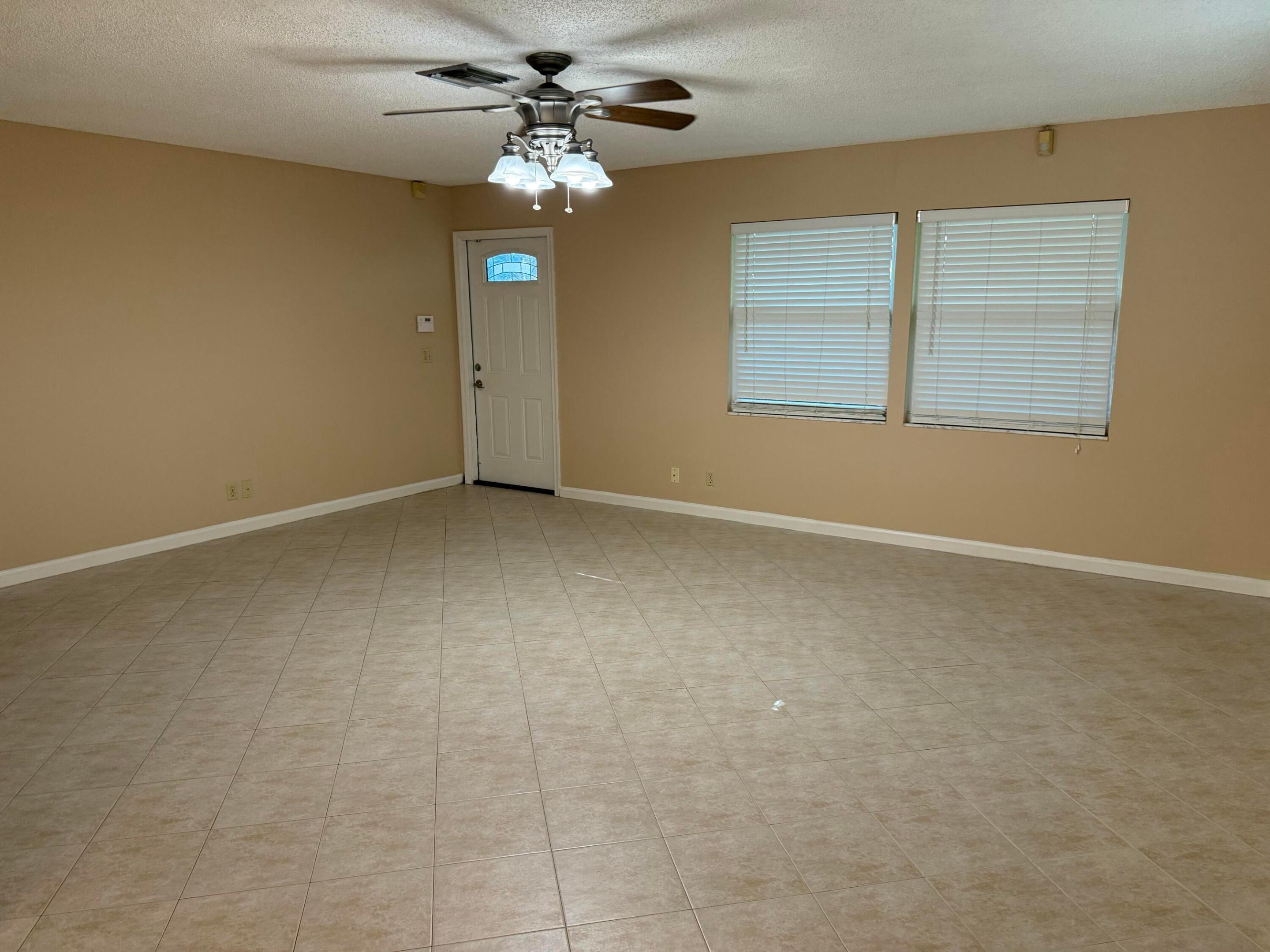 HIGHLAND PINES - Residential Lease