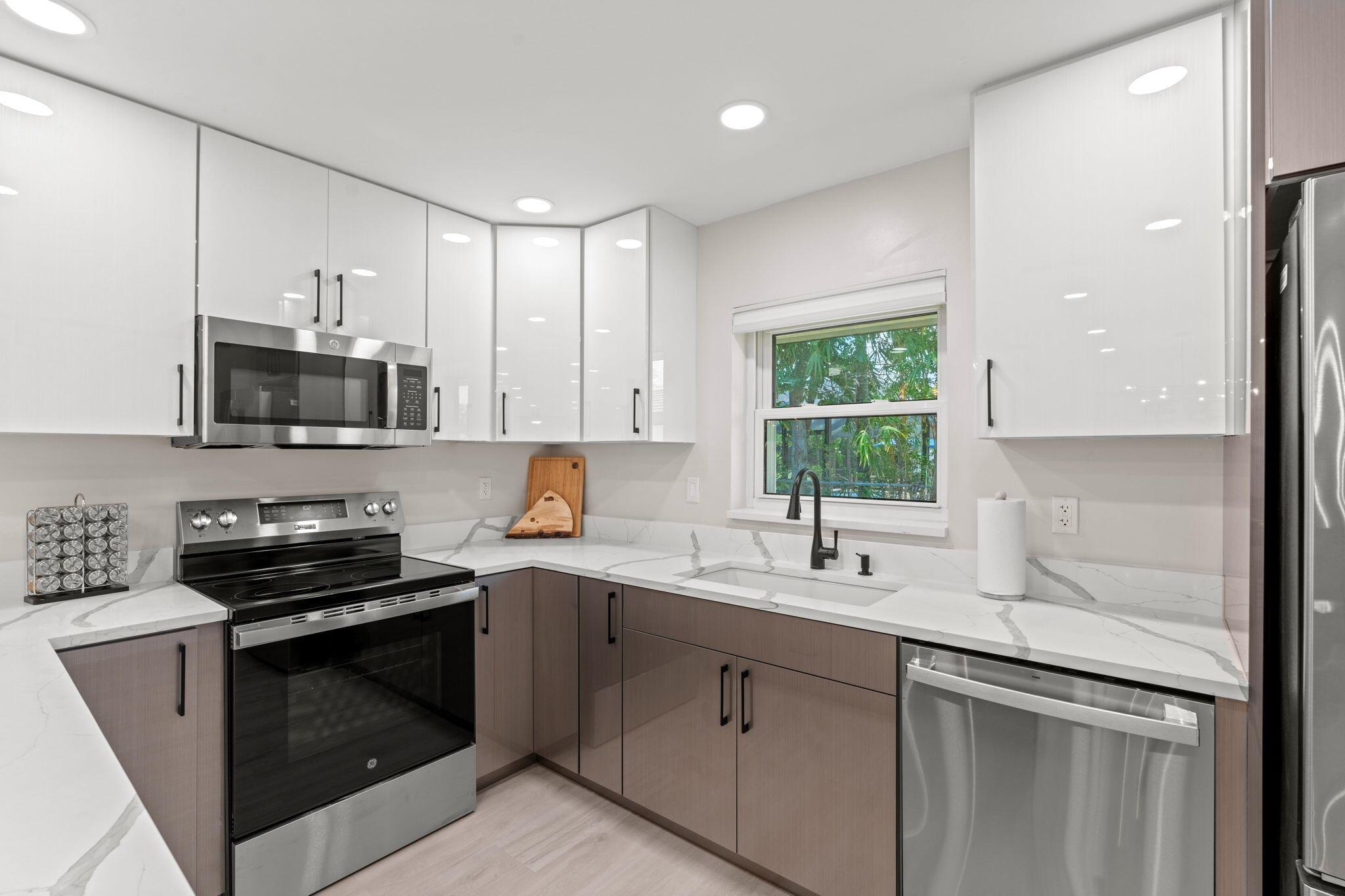 PALM BEACH ISLES 1 - Residential