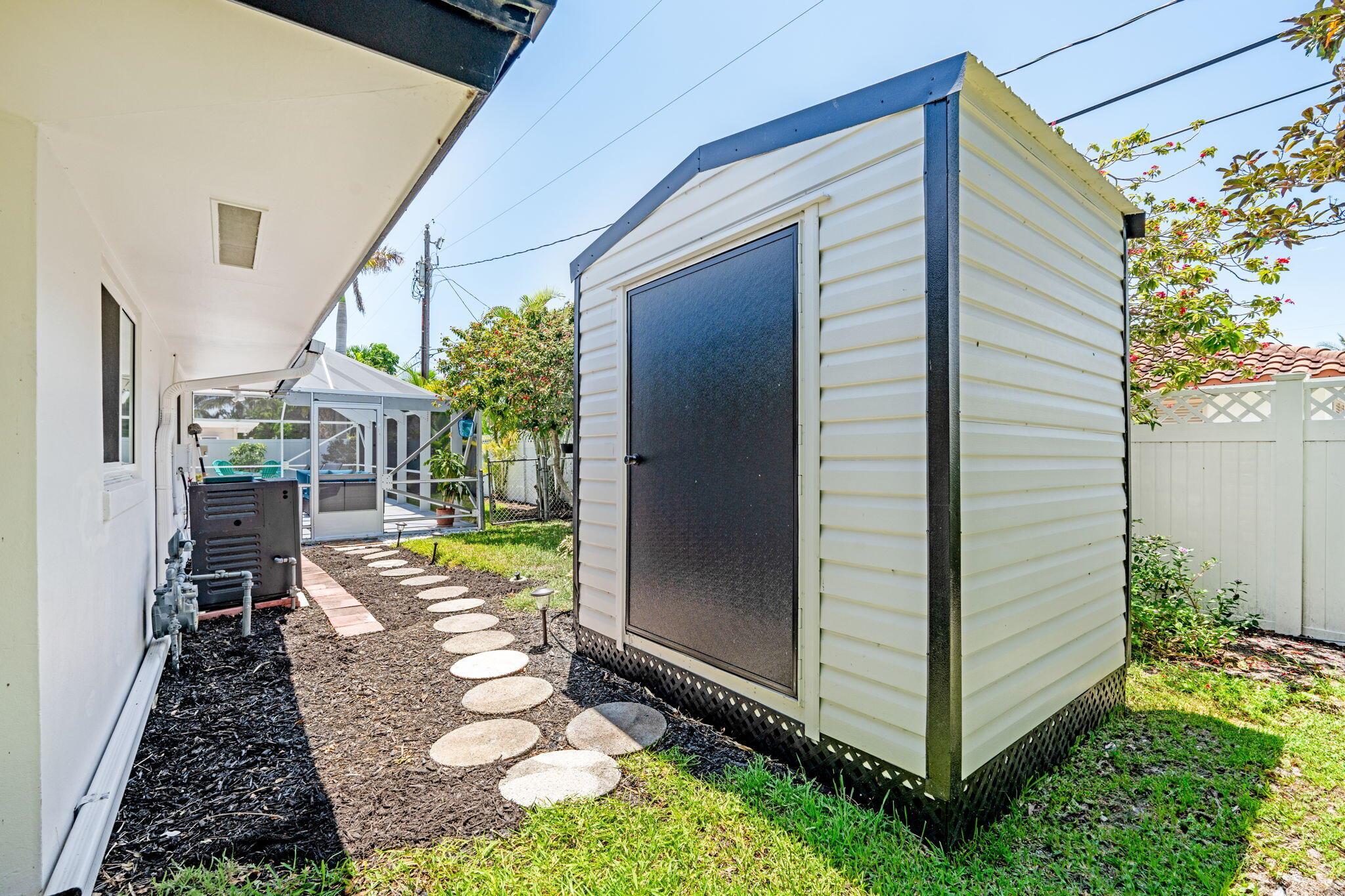 PALM BEACH ISLES 1 - Residential