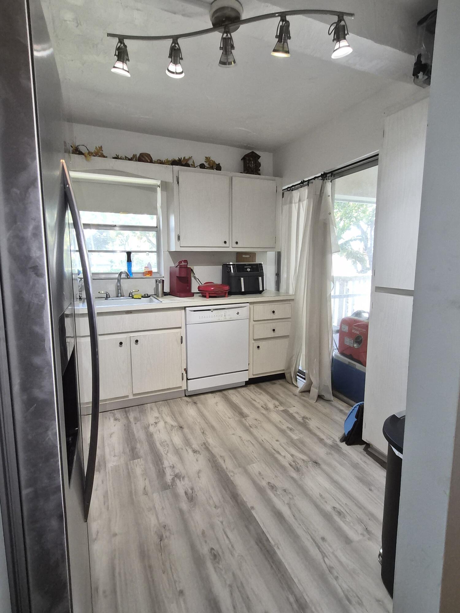 100 Royal Palm Way Way 2040