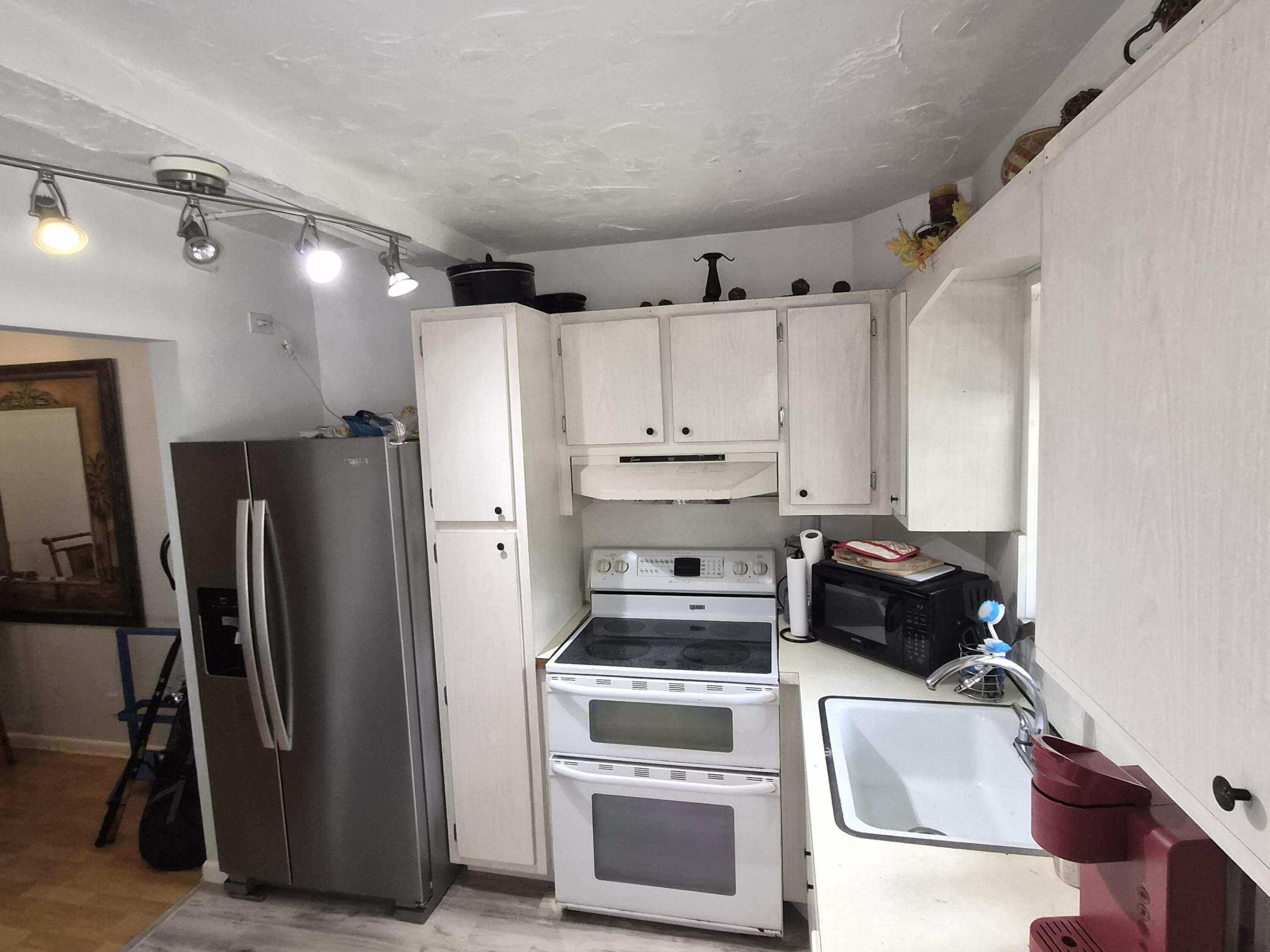 100 Royal Palm Way Way 2040