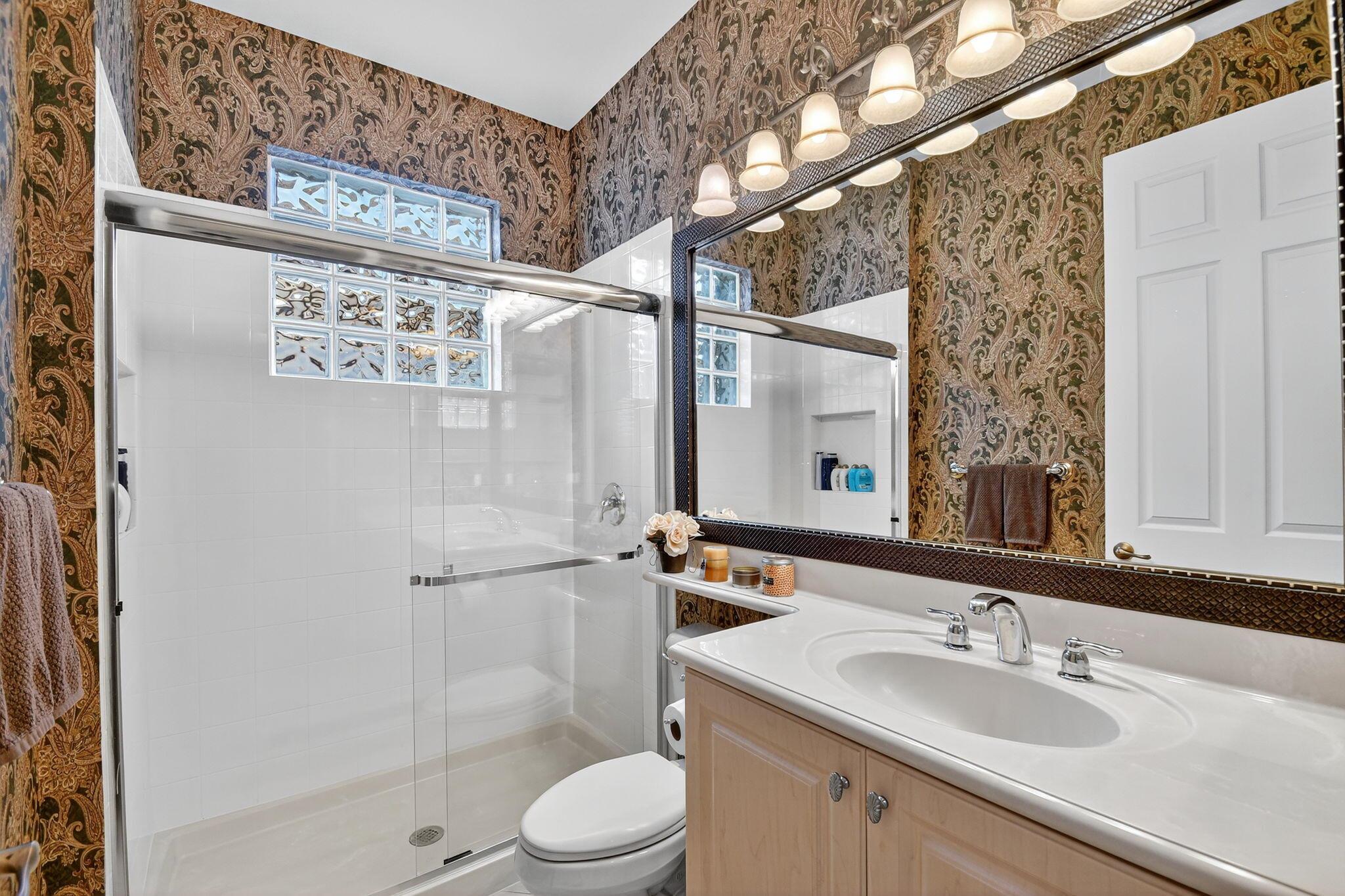 VALENCIA POINTE 1 - Residential