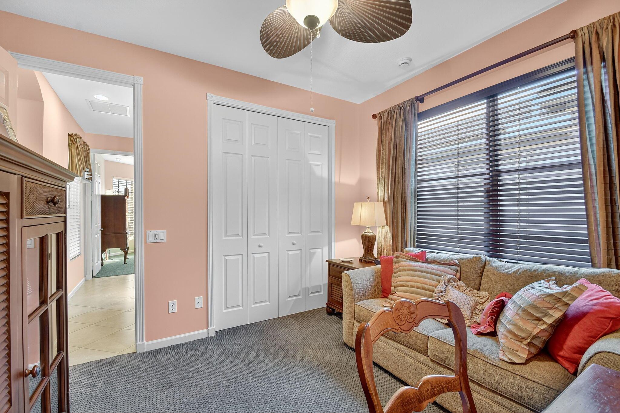 VALENCIA POINTE 1 - Residential