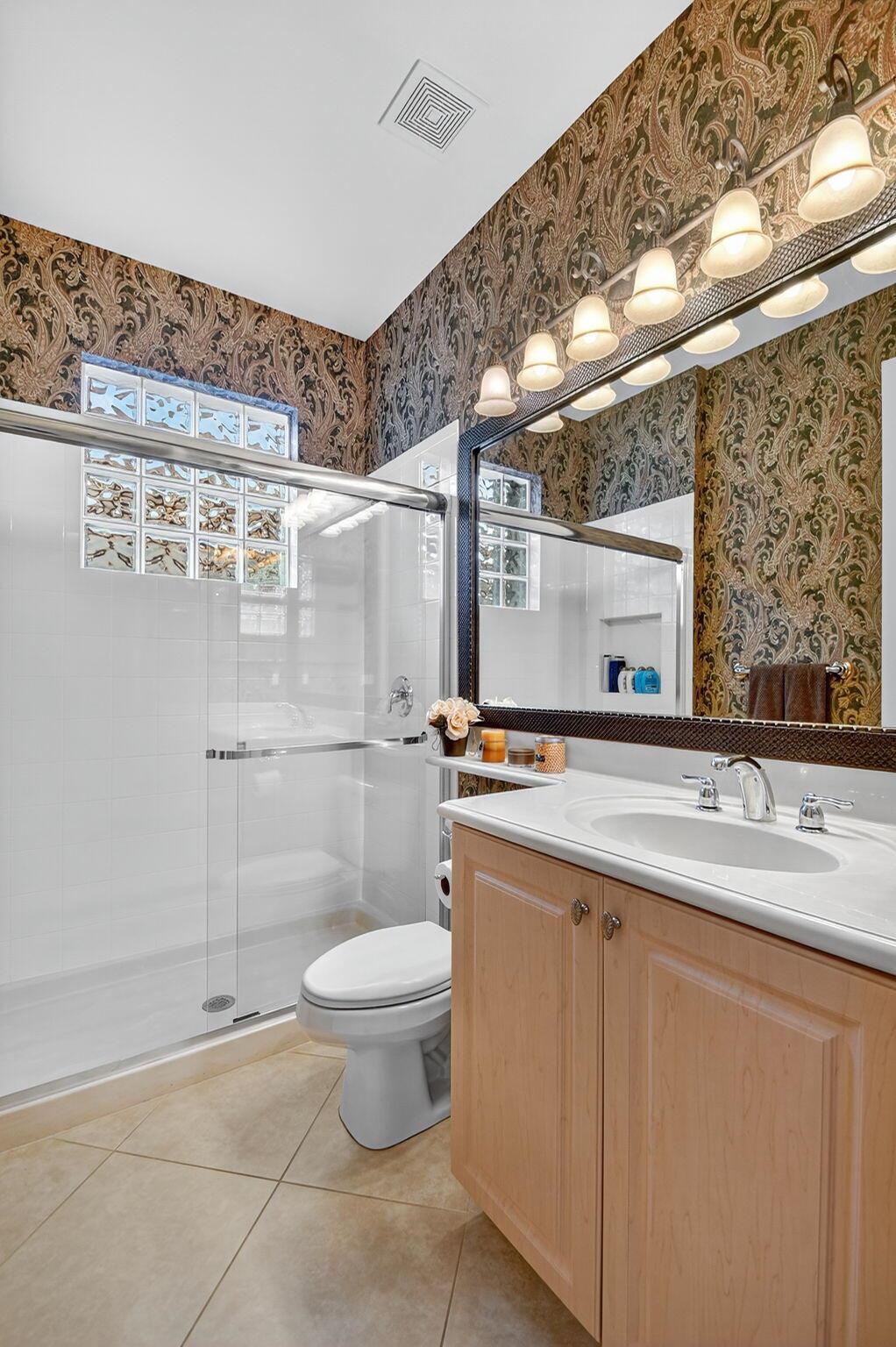 VALENCIA POINTE 1 - Residential