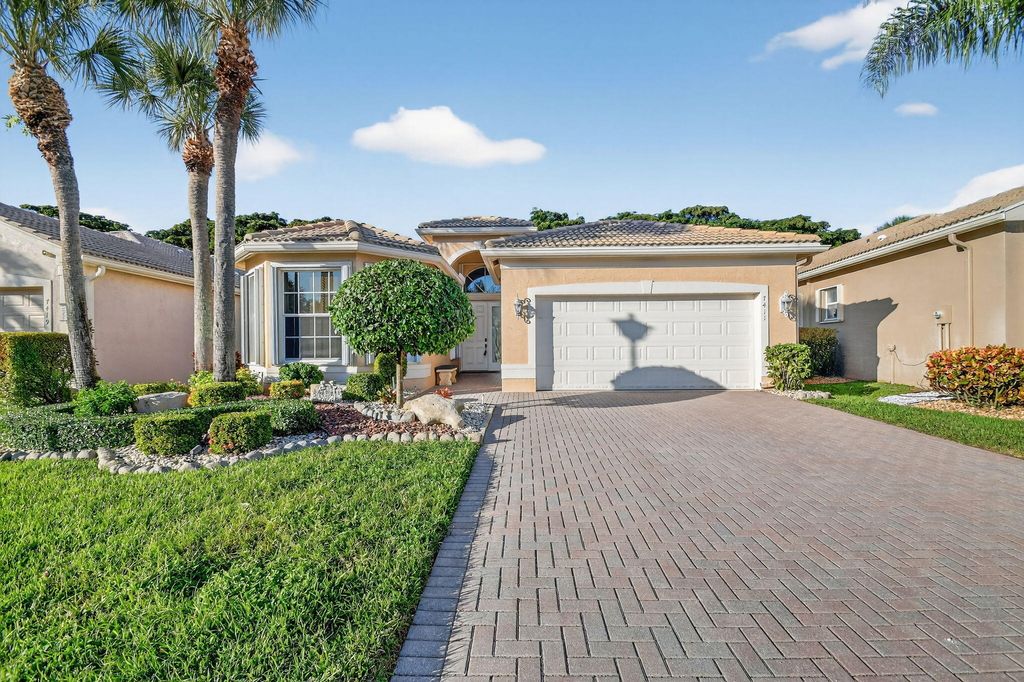 Photo of 7411 Maple Ridge Trail, Boynton Beach, FL 33437 (MLS # R11141301)