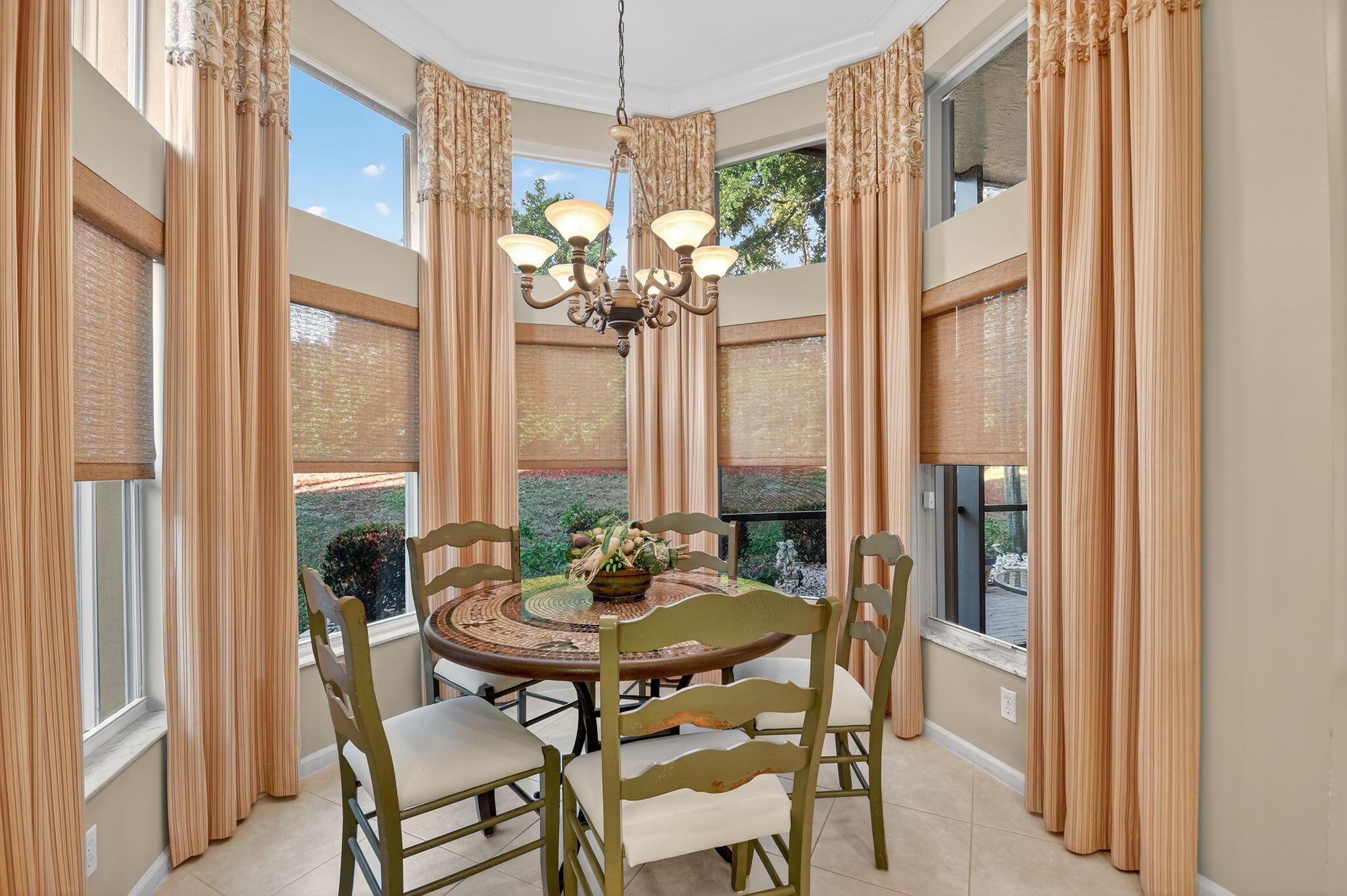 VALENCIA POINTE 1 - Residential