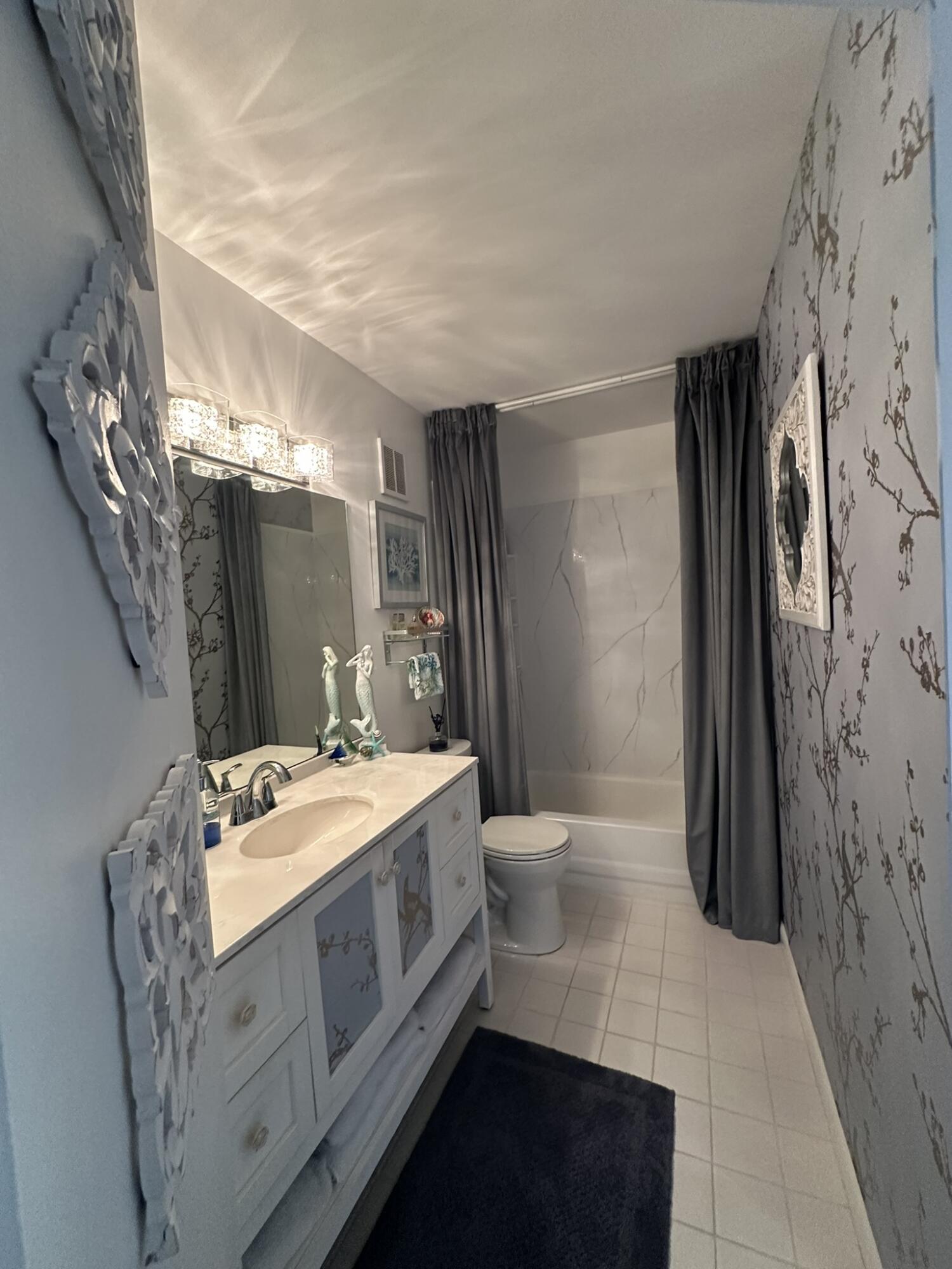 YACHT CLUB ON THE INTRACOASTAL - Residential Lease