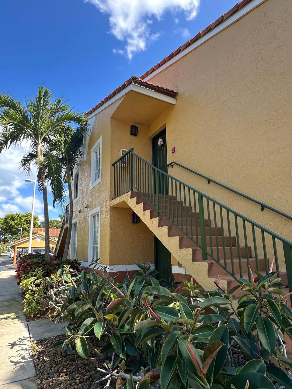 YACHT CLUB ON THE INTRACOASTAL - Residential Lease