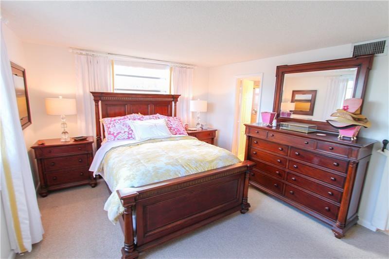 MEADOWBROOK LAKES VIEW I - Residential Lease