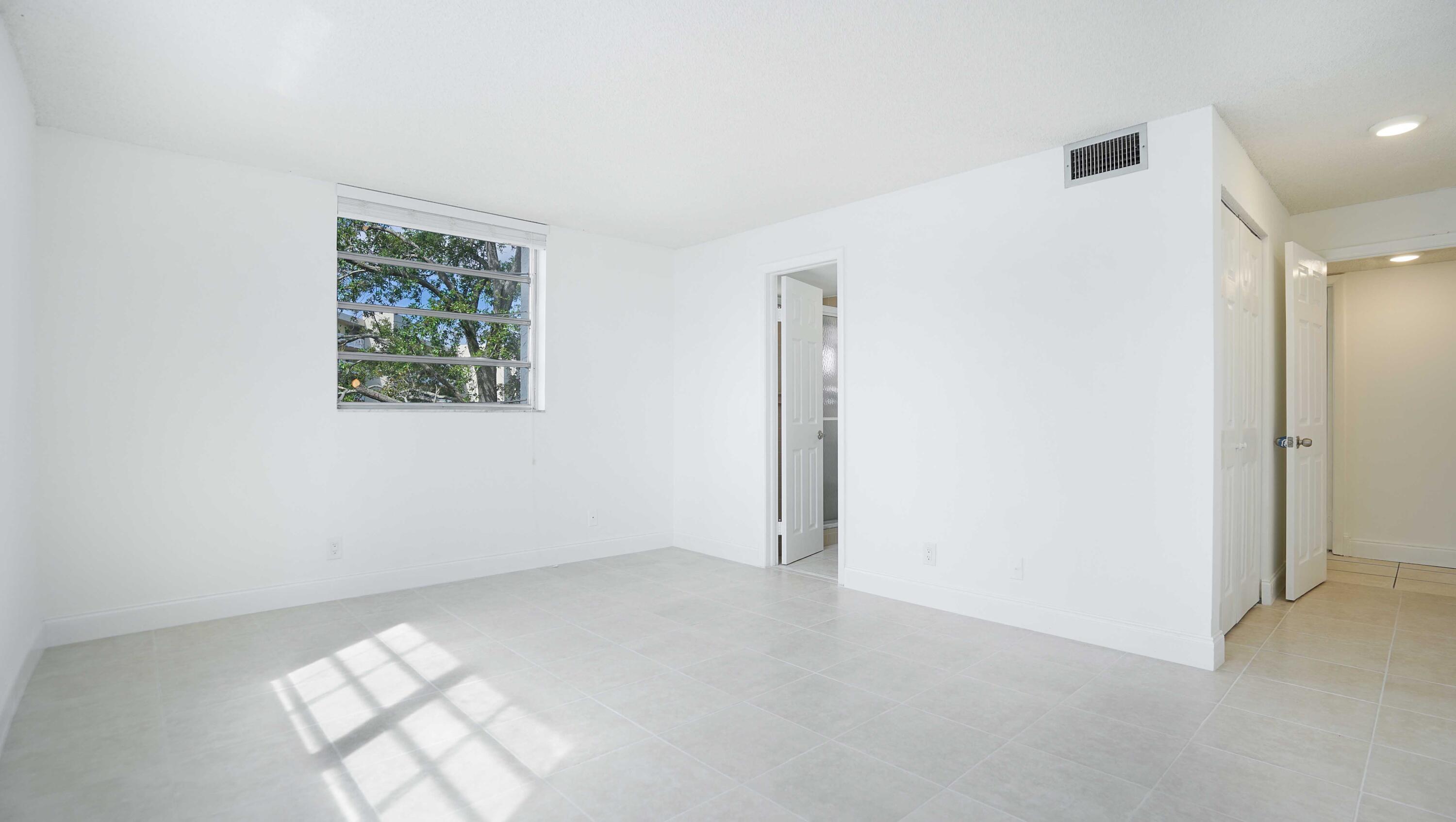 MEADOWBROOK LAKES - Residential Lease