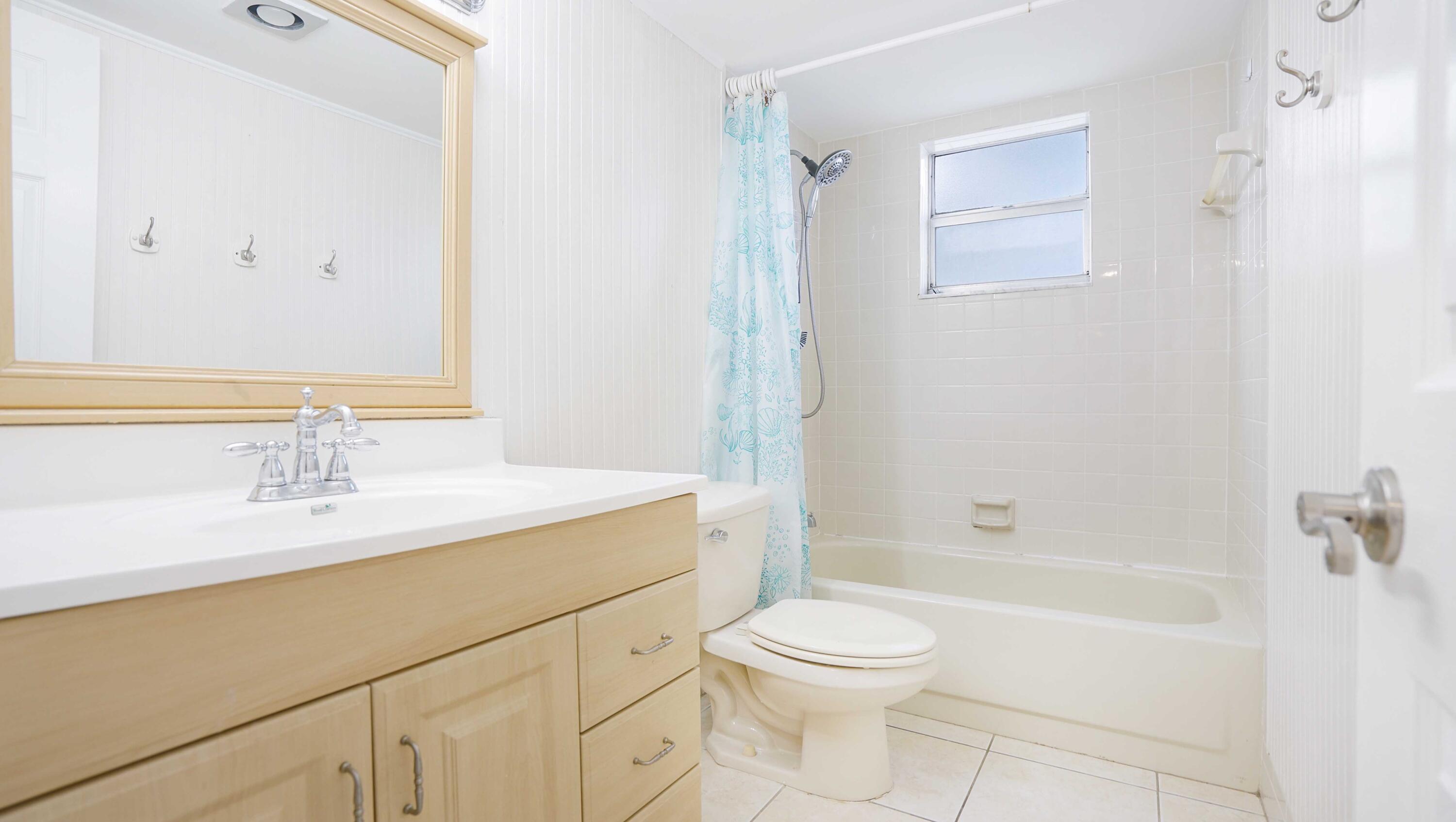 MEADOWBROOK LAKES - Residential Lease