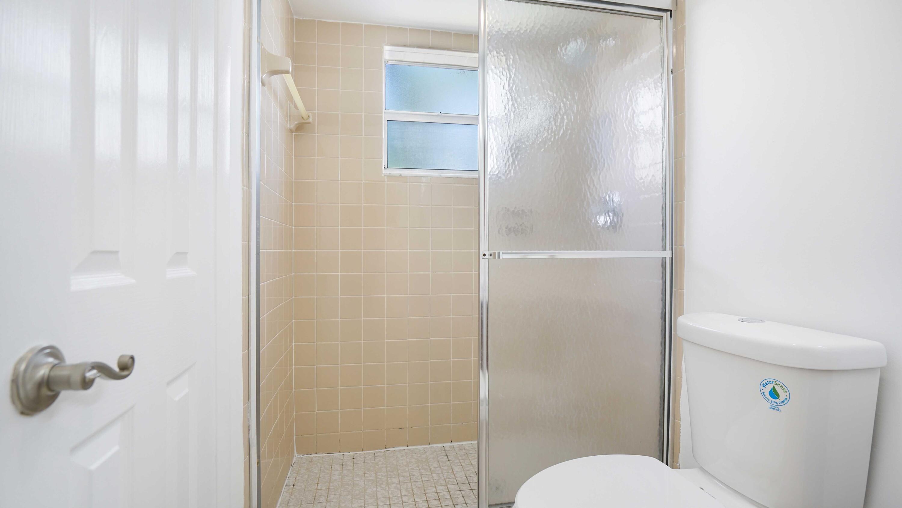 MEADOWBROOK LAKES - Residential Lease