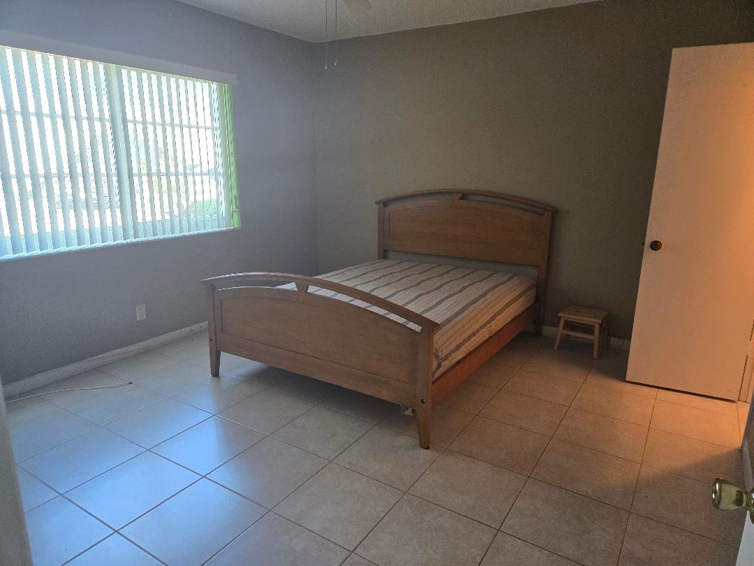 Oakland Grove Village Con - Residential Lease