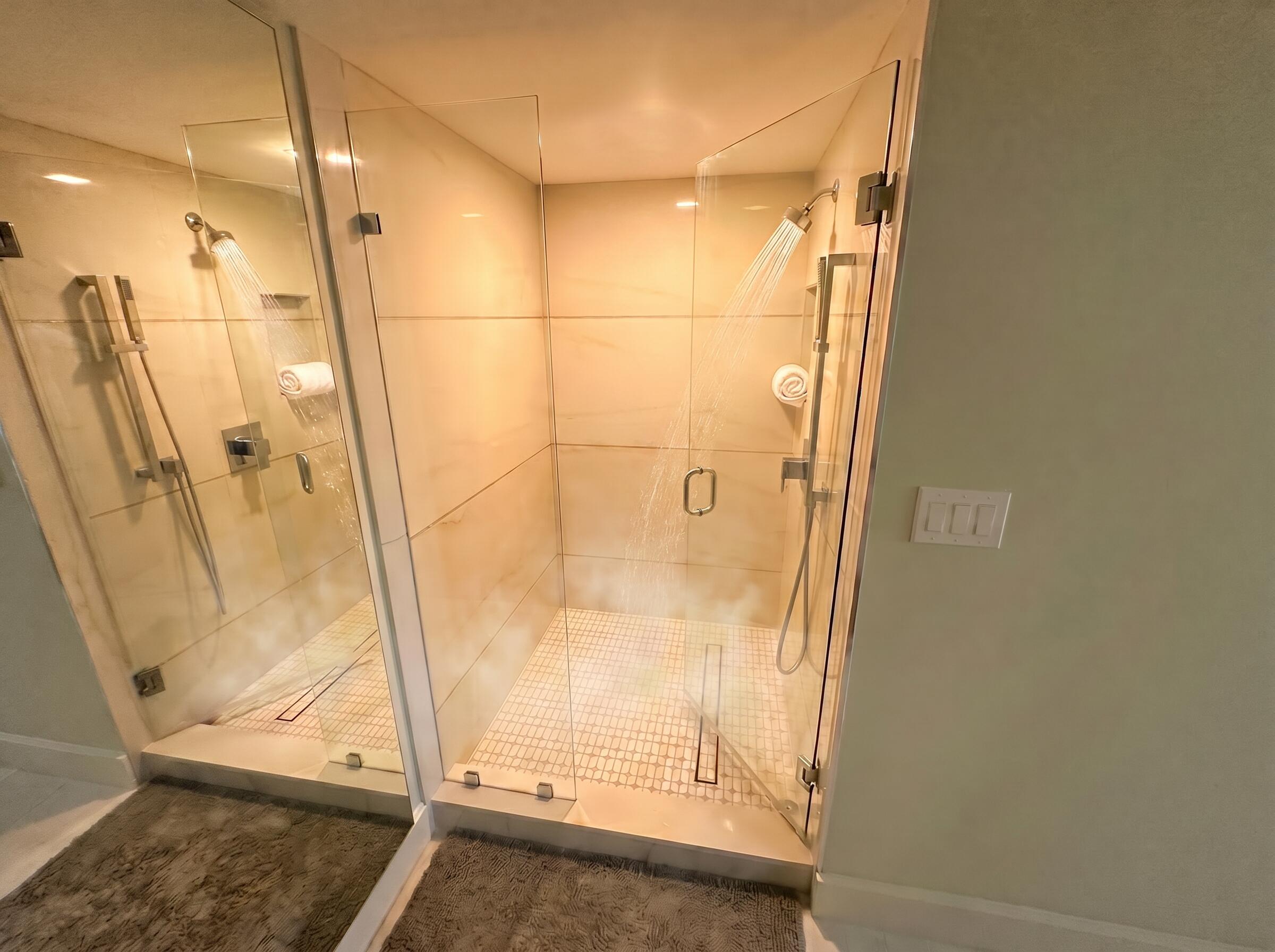 OLD PORT COVE LAKE POINT TOWER CONDO - Residential