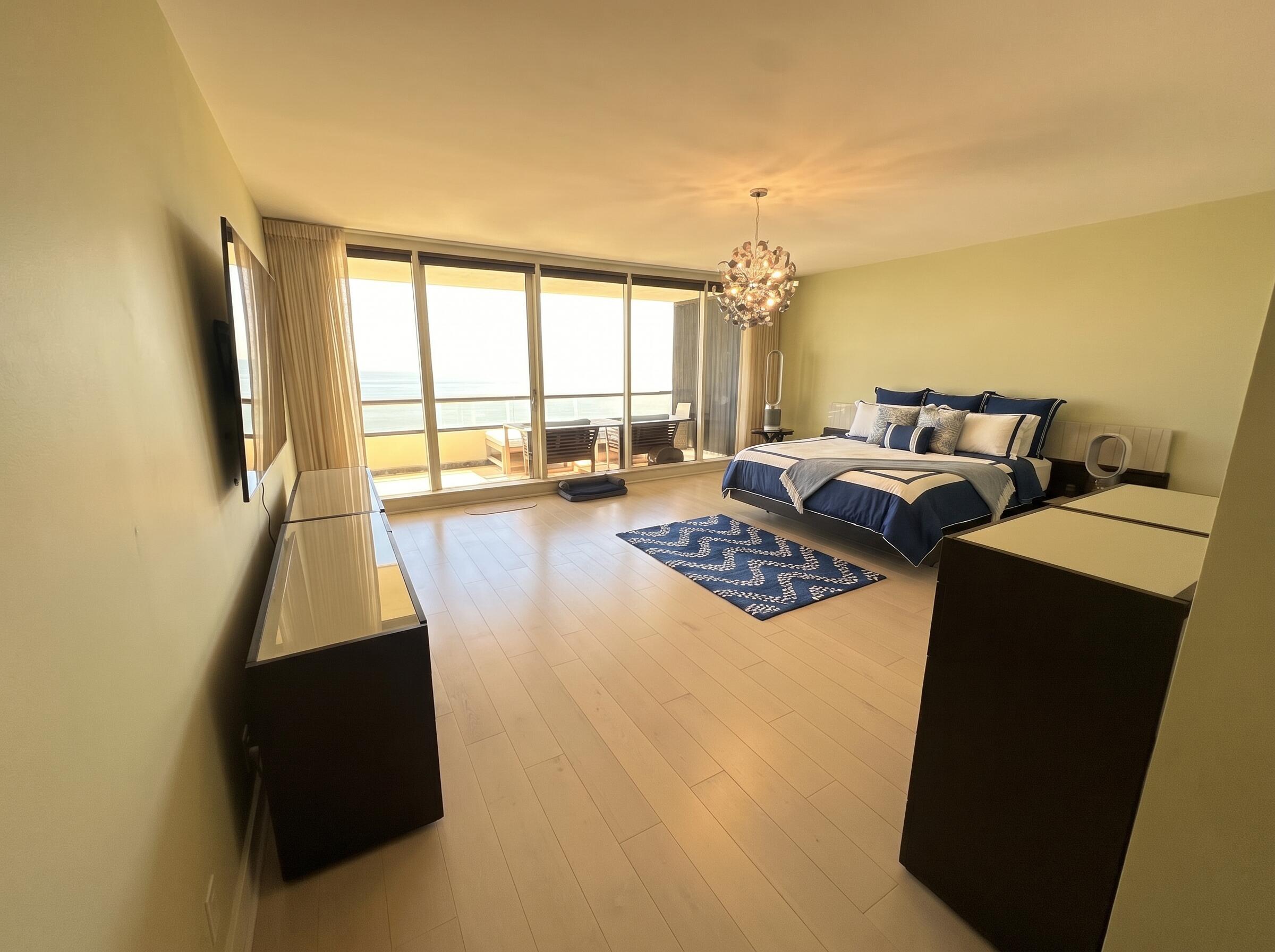 OLD PORT COVE LAKE POINT TOWER CONDO - Residential