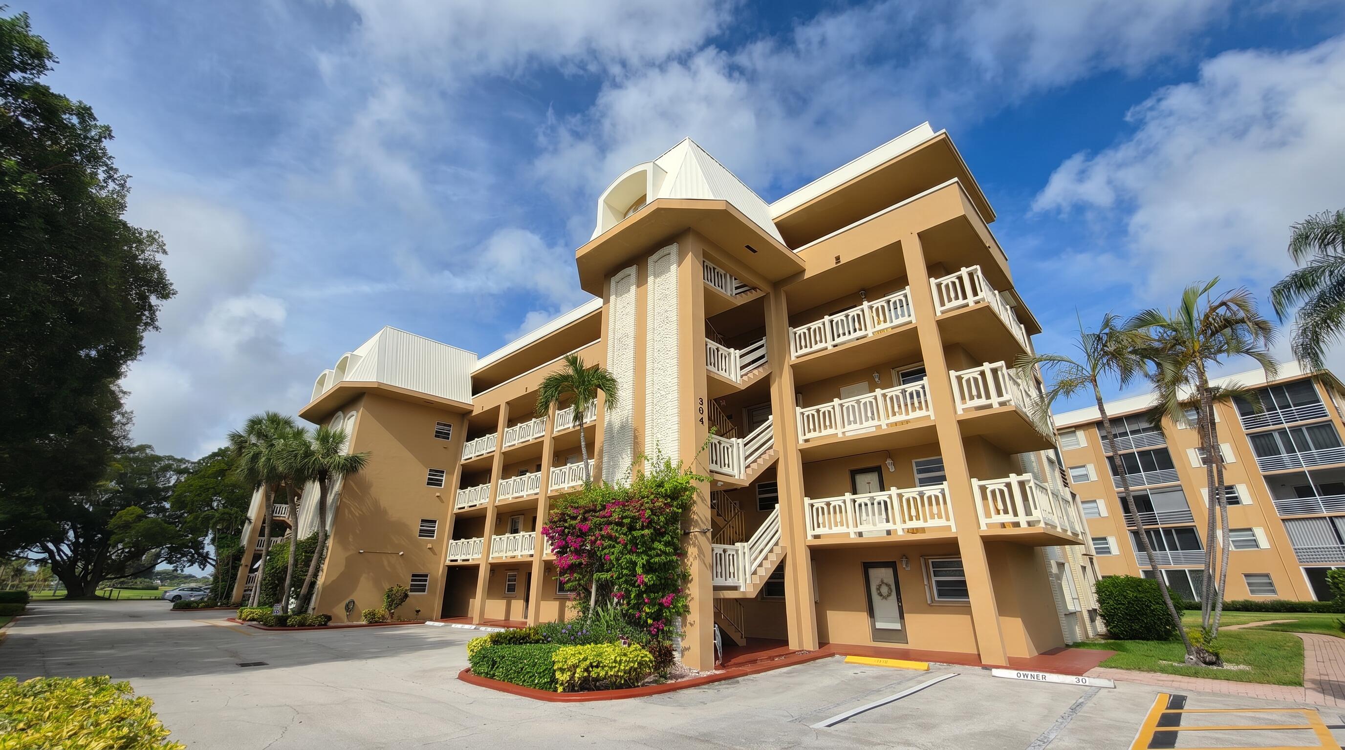 WATERWAY EAST CONDOS - Residential