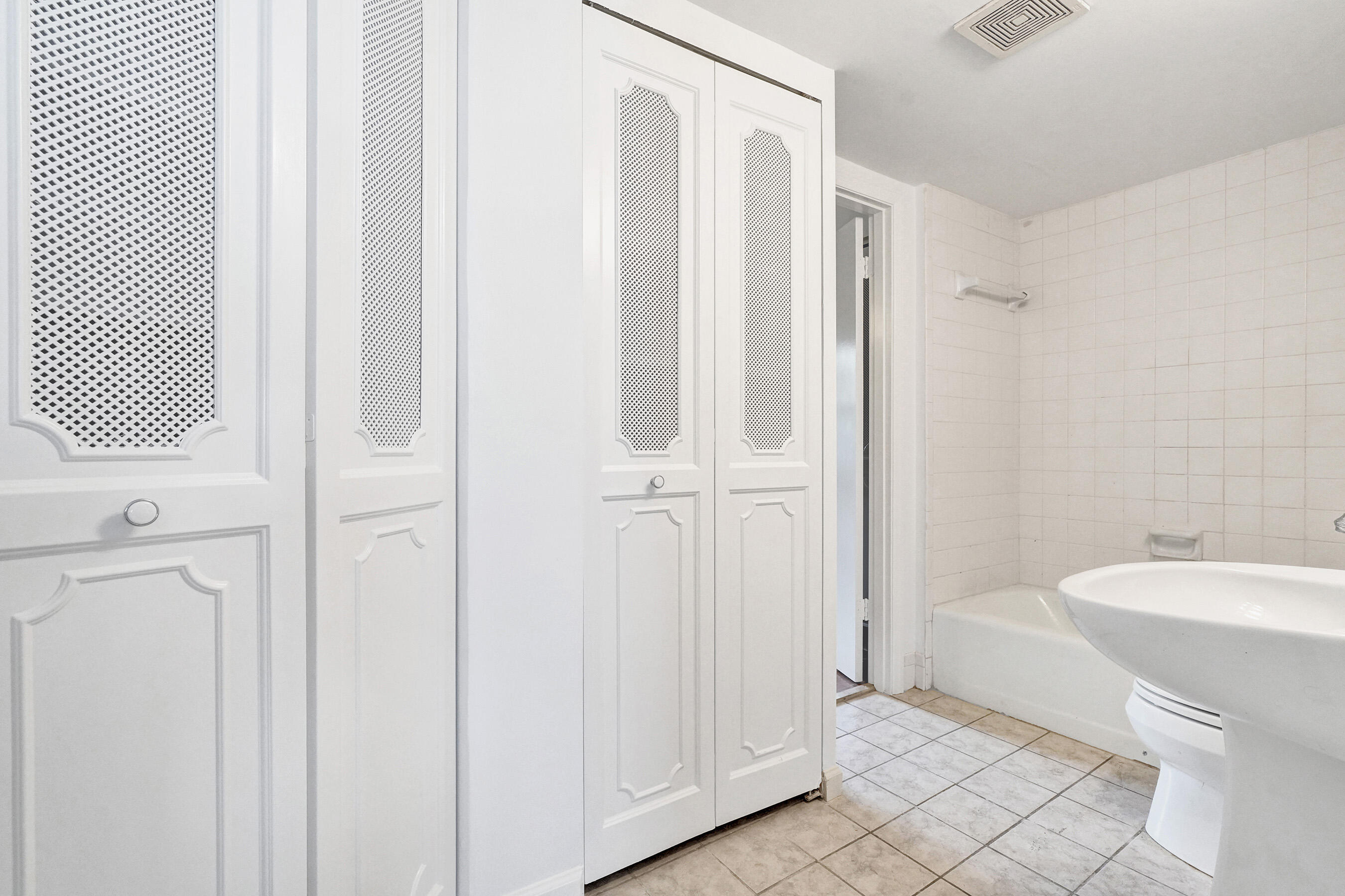 304 Golfview Road 304