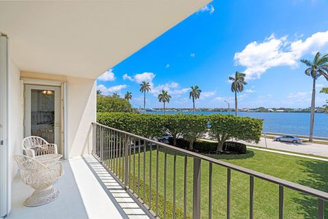 Condominium in West Palm Beach FL 1801 Flagler Drive Dr.jpg