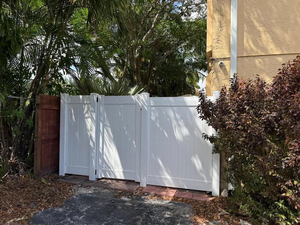 3251 SW 44th Street 100