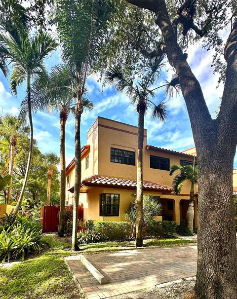 281 NE 16th Pl 401 Fort Lauderdale FL 33305