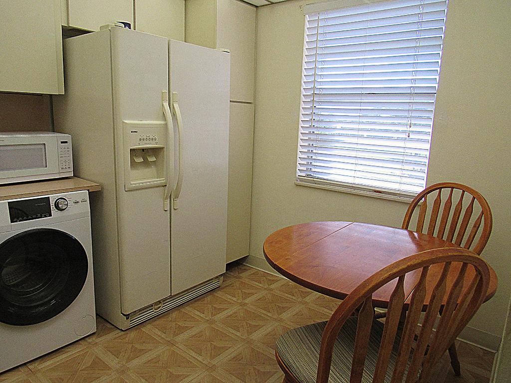 GOLDEN LAKES VILLAGE CONDO E - Residential Lease