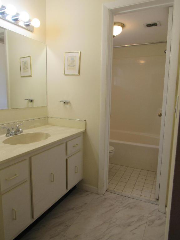 GOLDEN LAKES VILLAGE CONDO E - Residential Lease