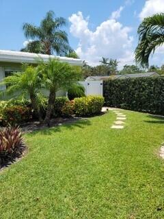 850 W Camino Real