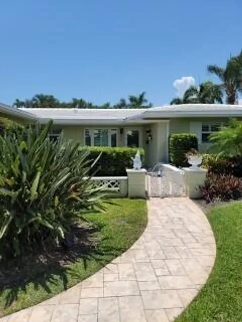 850 W Camino Real, Boca Raton, FL MLS: R11079038