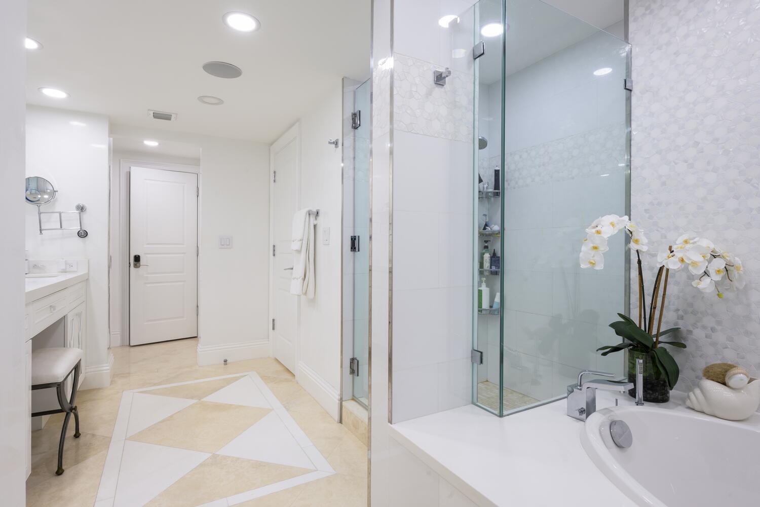 THREE THIRTY OCEAN CONDO - Residential