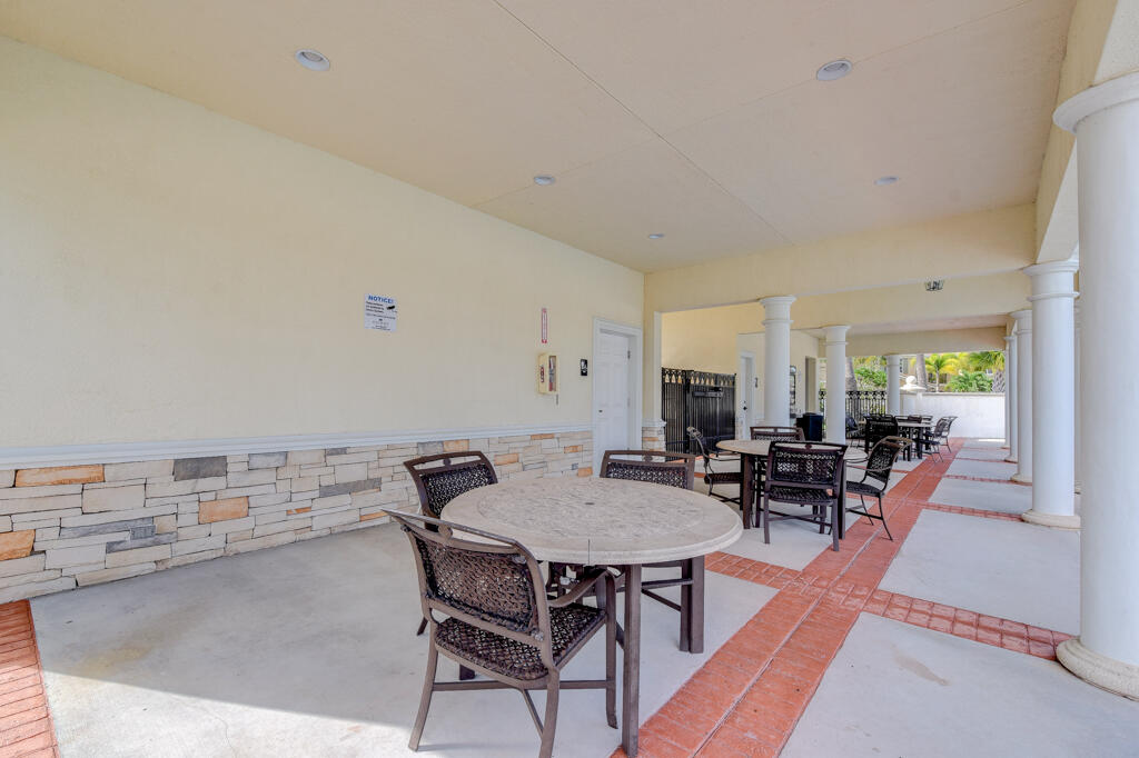 PALOMA - Residential Lease