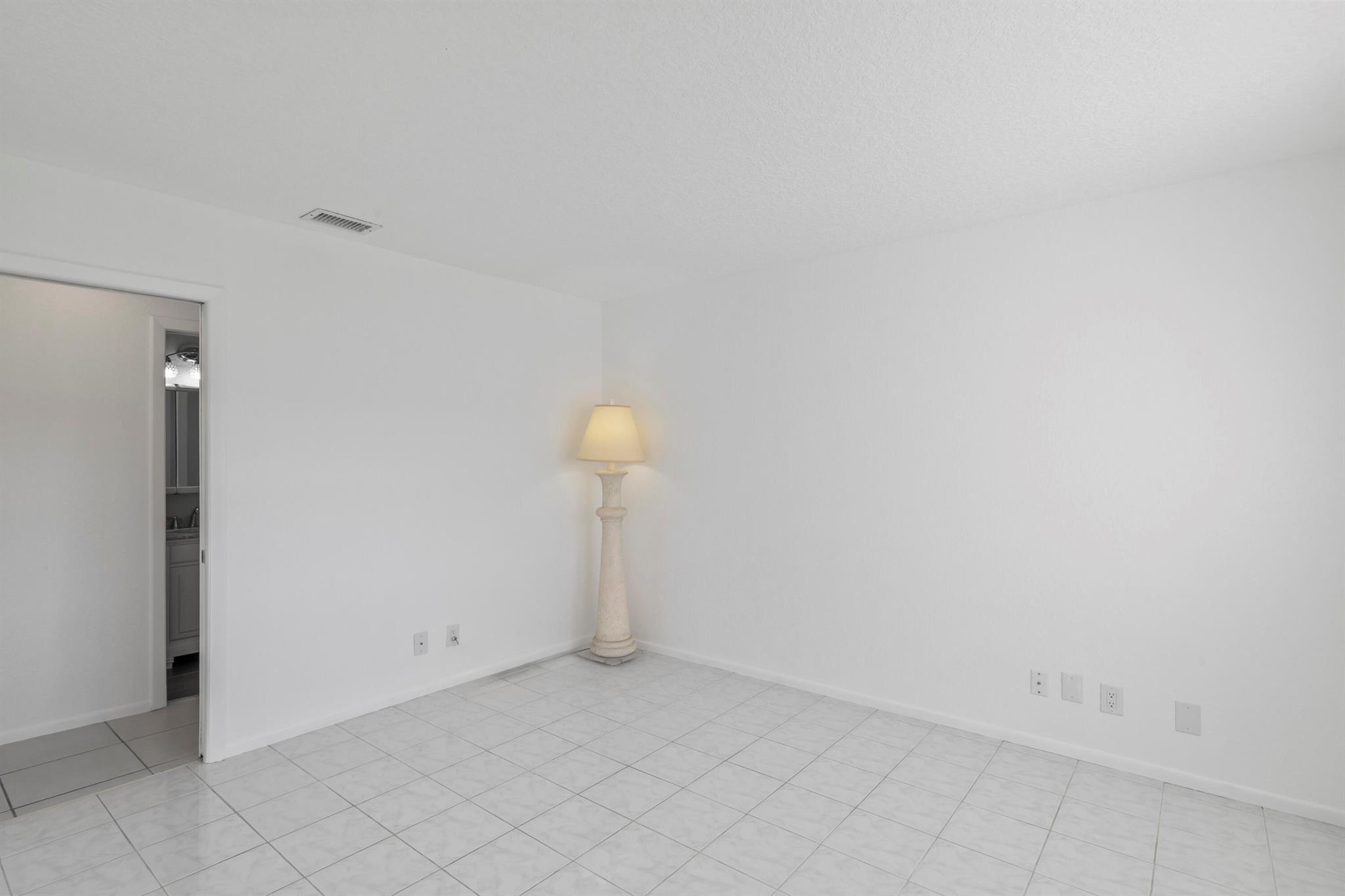 CRESTHAVEN VILLAS 28 COND - Residential