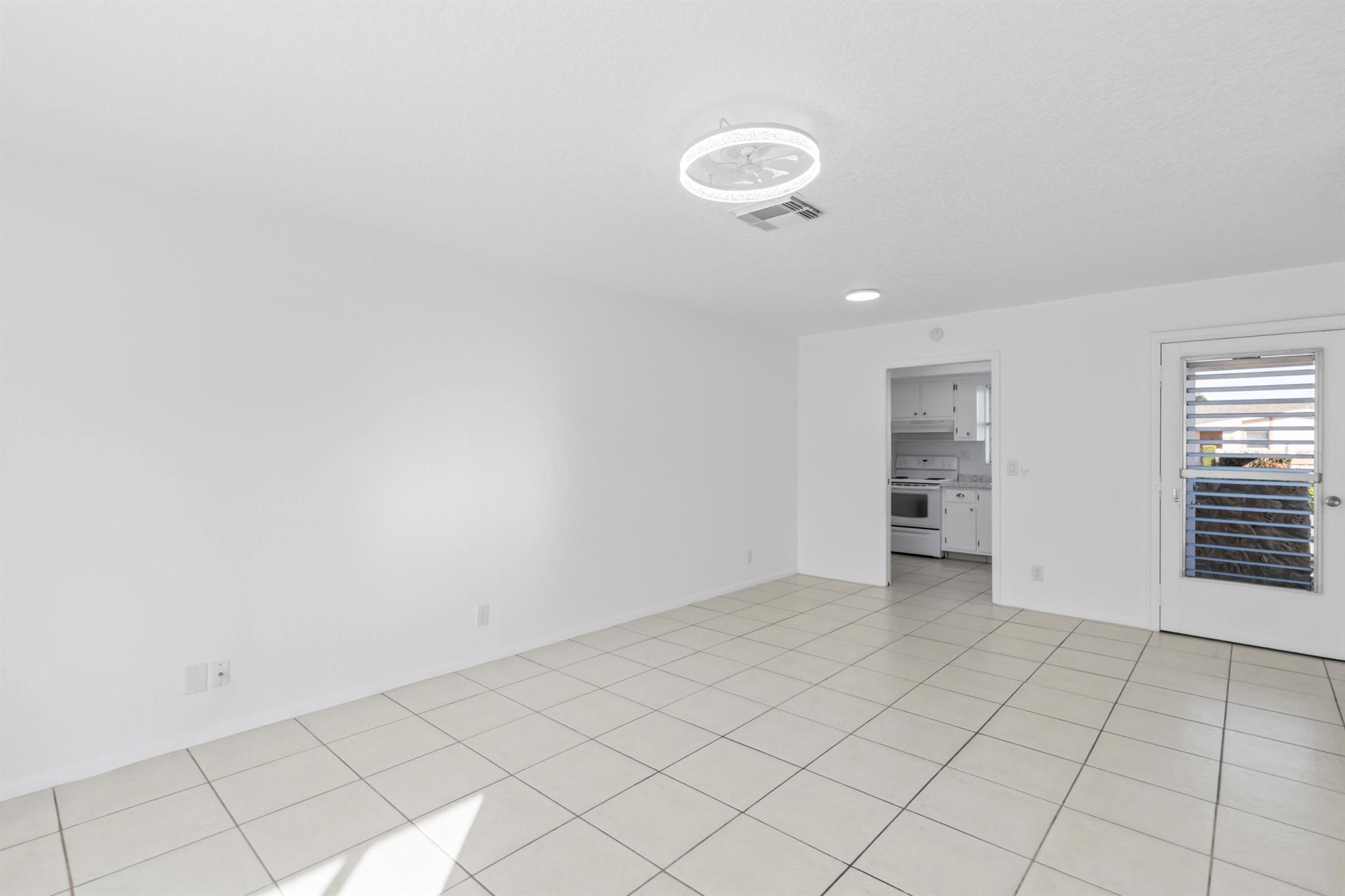 CRESTHAVEN VILLAS 28 COND - Residential