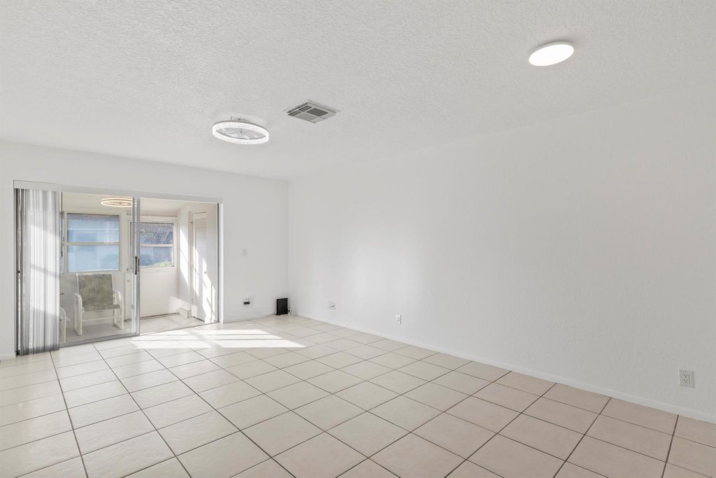 Photo of 2727 Dudley Drive W #G, West Palm Beach, FL 33415 (MLS # R11150509)