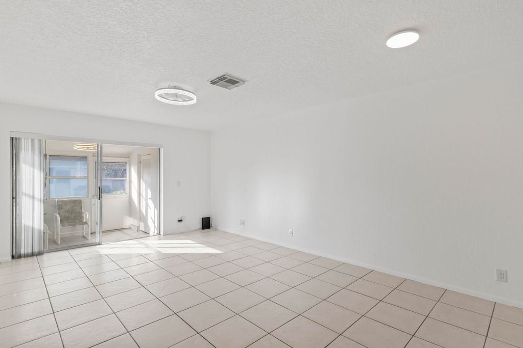 Photo of 2727 Dudley Drive W #G, West Palm Beach, FL 33415 (MLS # R11150509)