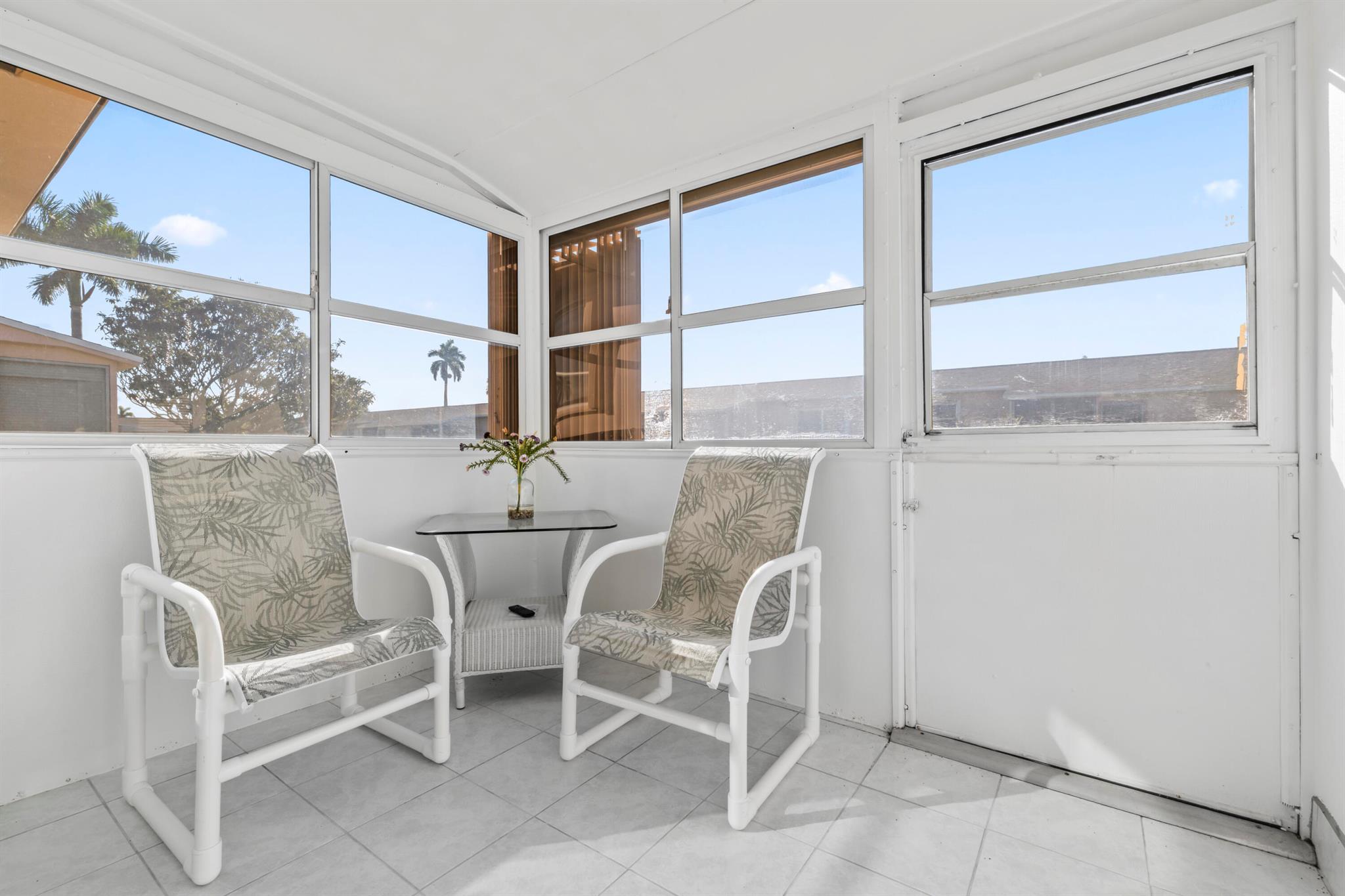 CRESTHAVEN VILLAS 28 COND - Residential