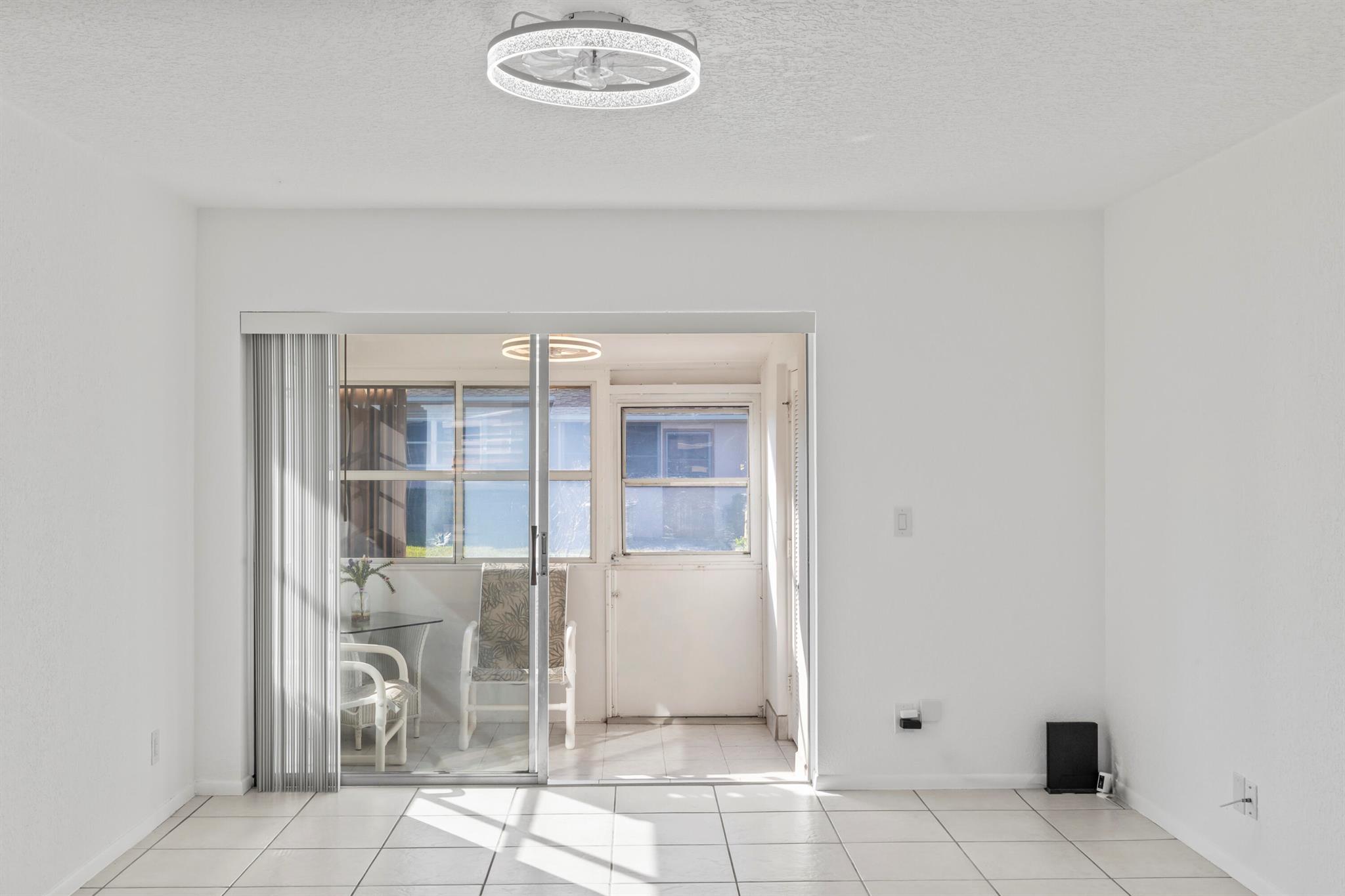 CRESTHAVEN VILLAS 28 COND - Residential